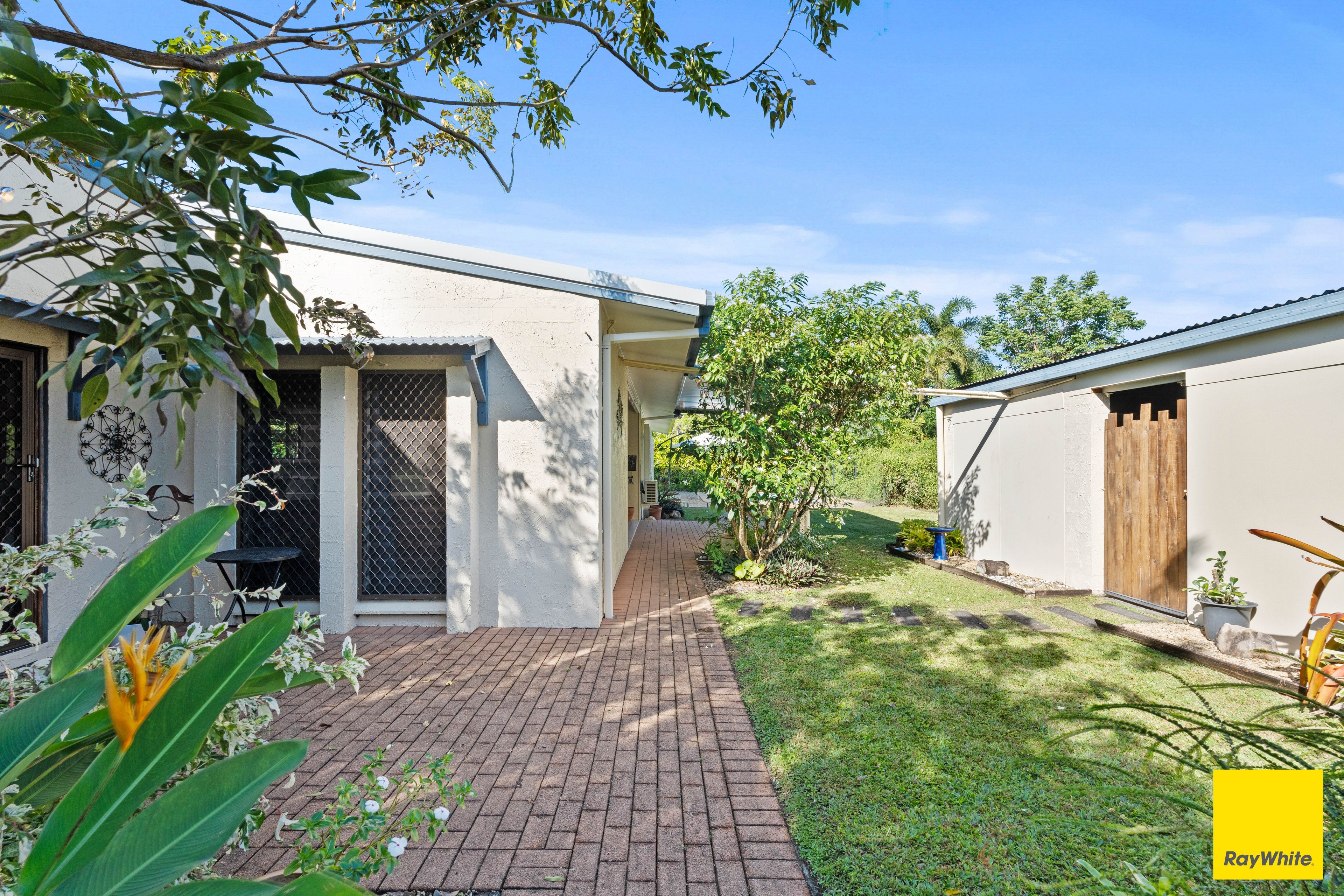 3 Roslyn Close, Yorkeys Knob, QLD 4878