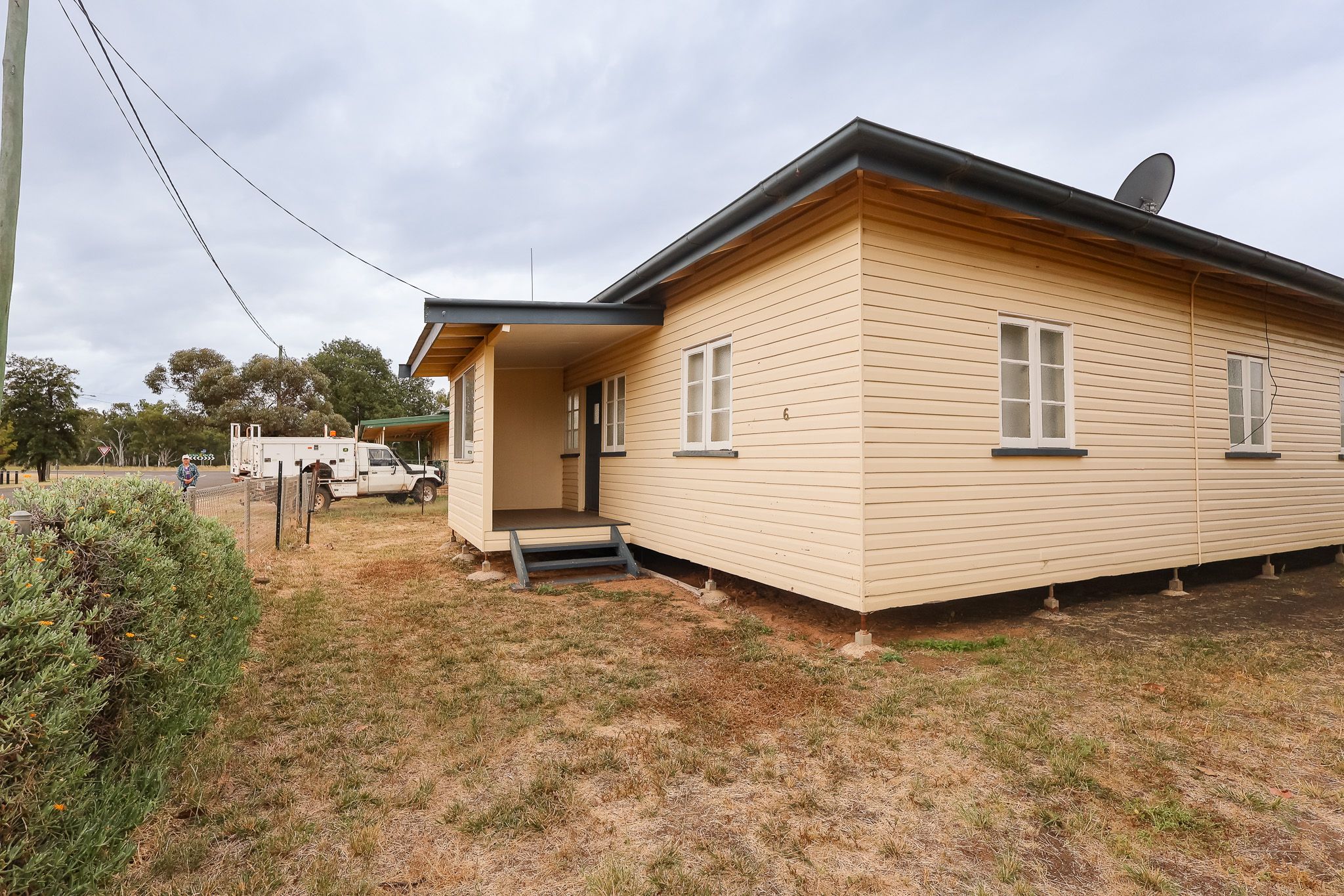 6 Perry Street, Yuleba, QLD 4427