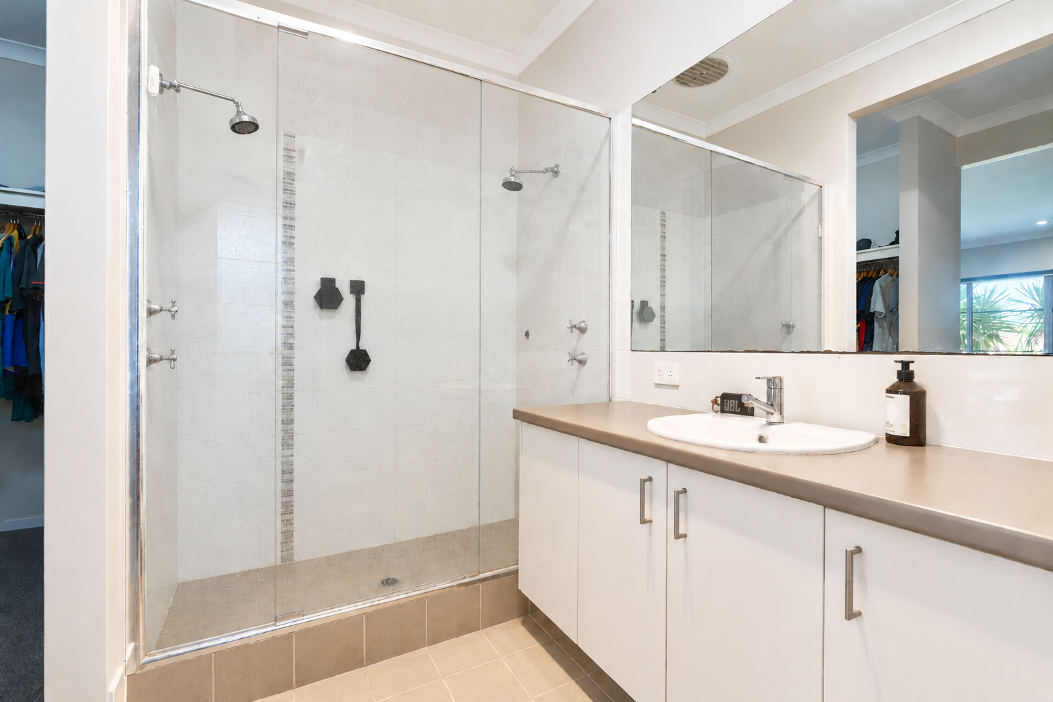40 Kenwyn Drive — photo 12 of 20