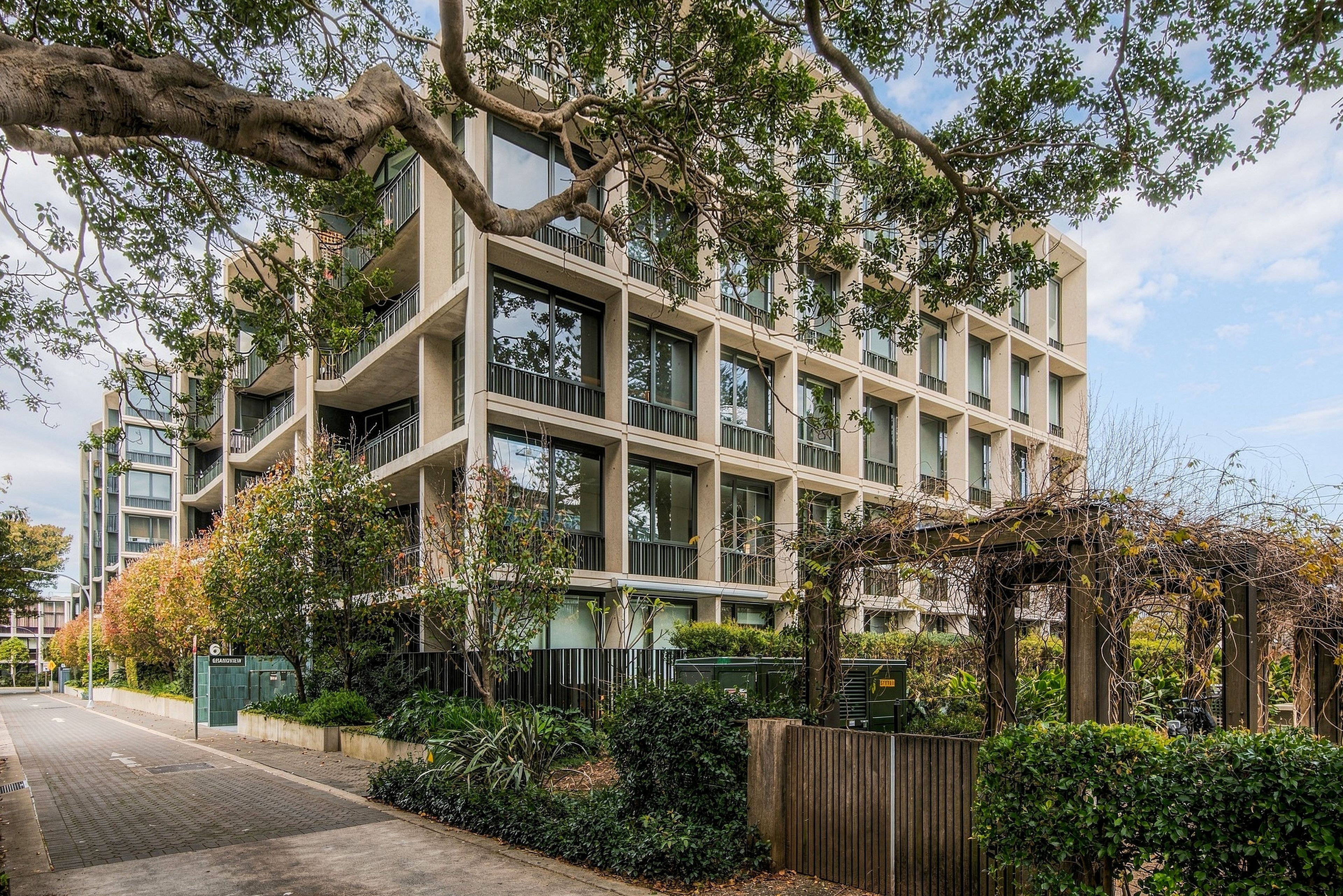 401/6 Yarraman Avenue — photo 9 of 10