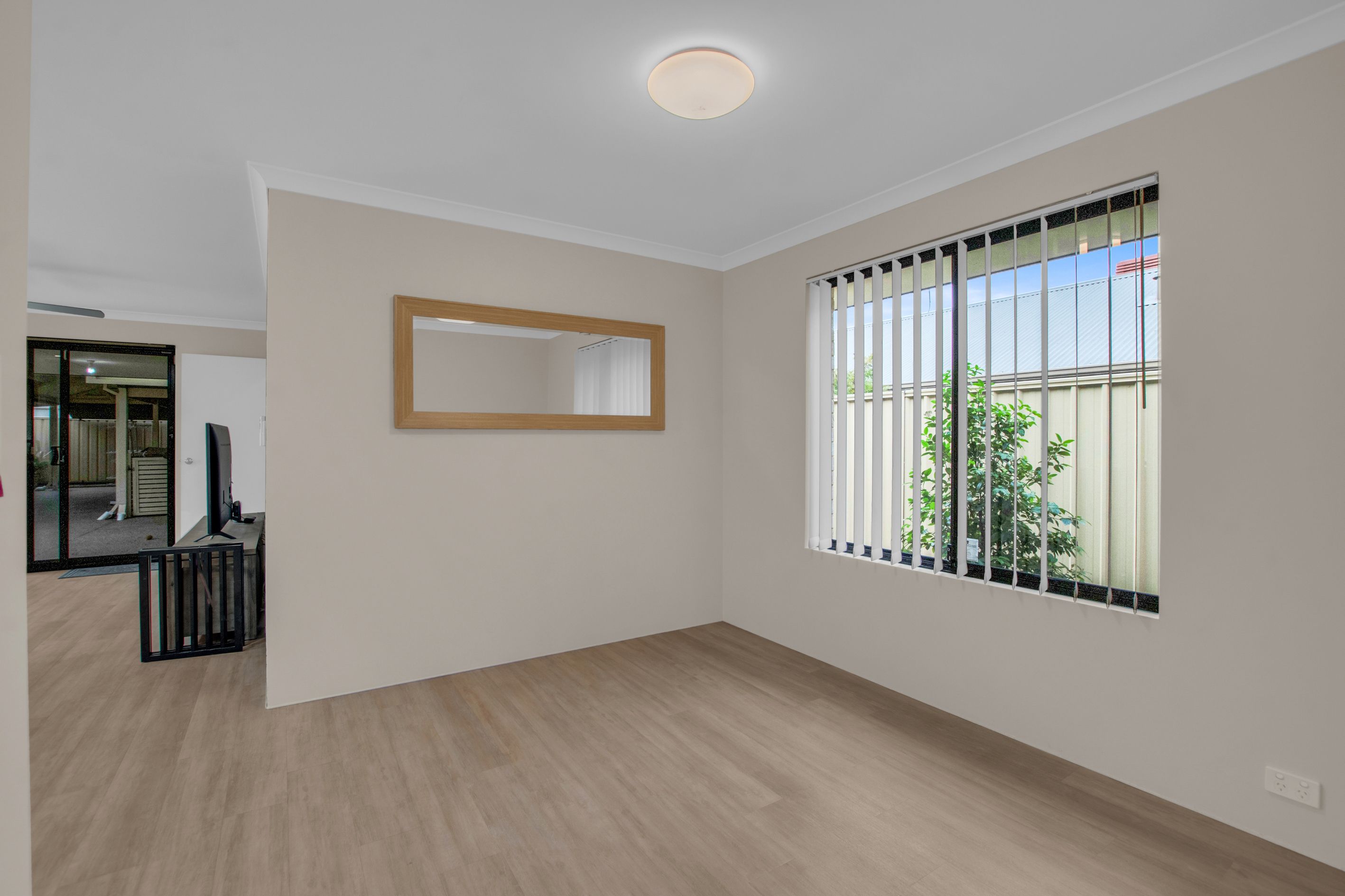 12 Stratford Road — photo 3 of 18