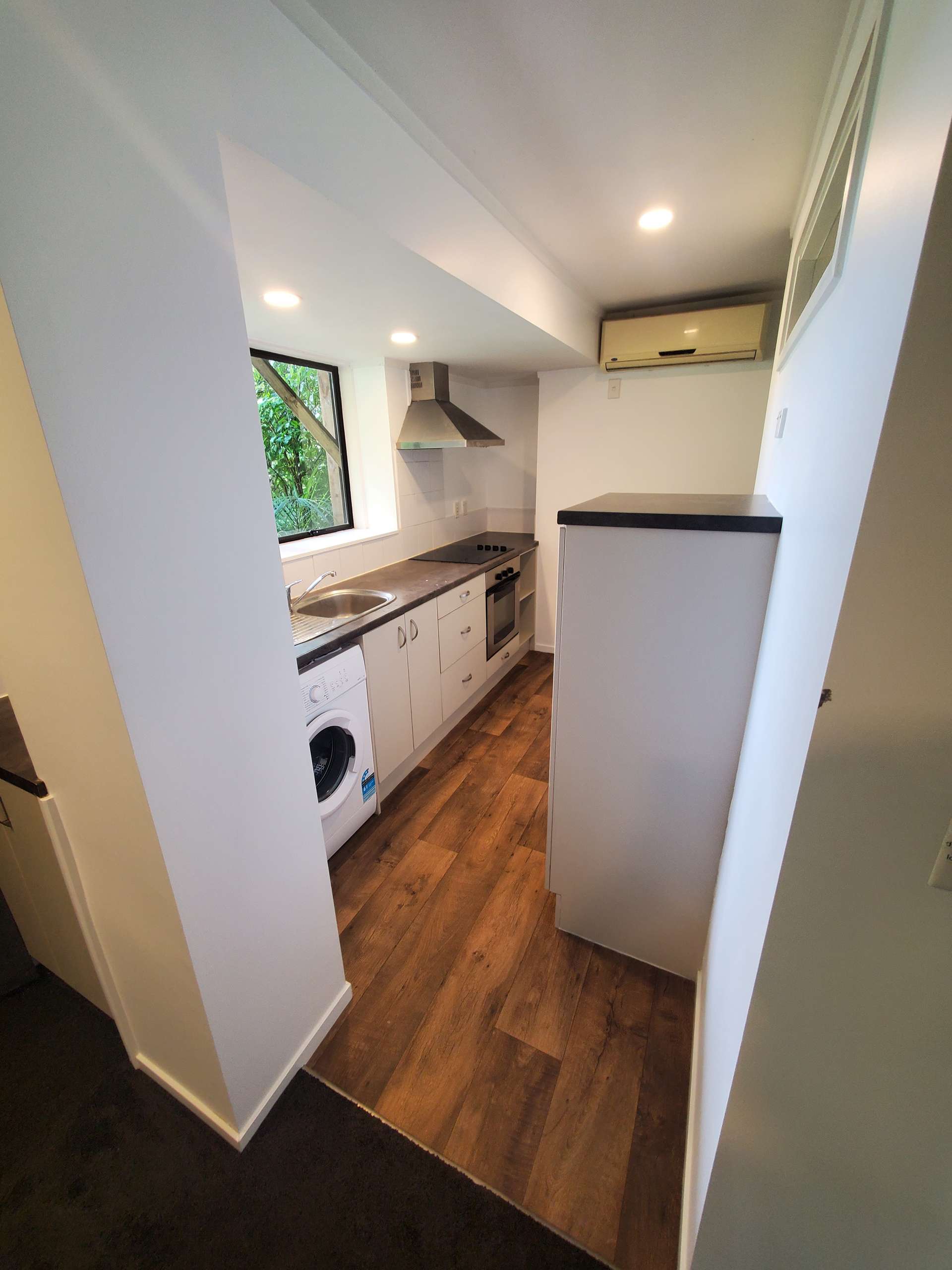 39B York Road photo 5