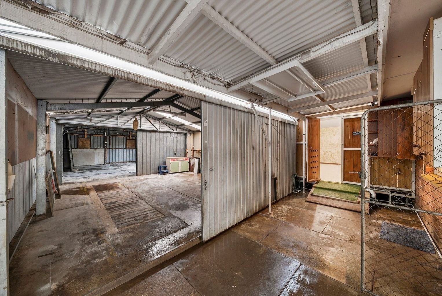 21 Salisbury Highway — photo 11 of 12