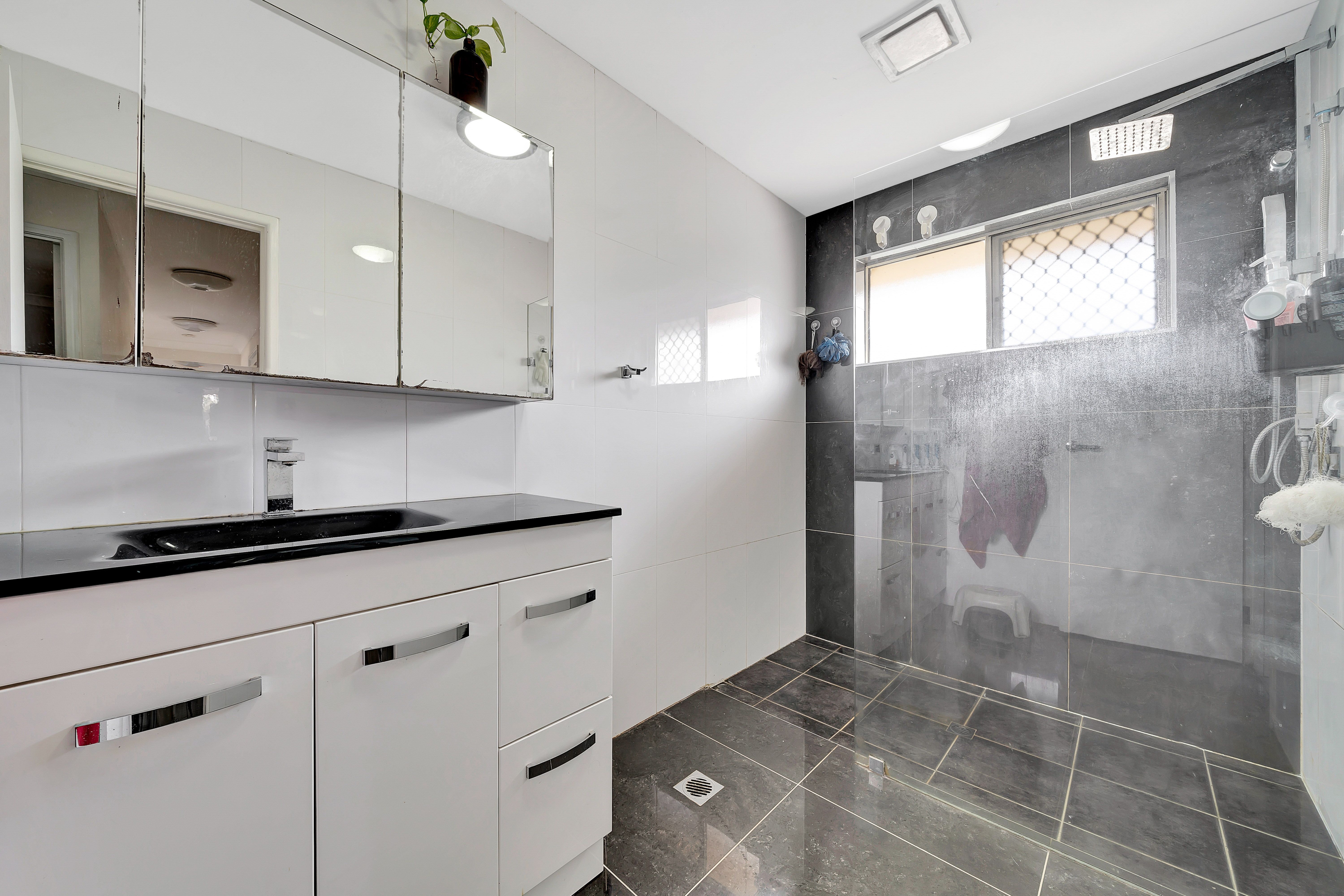 11 Bron Court, Loganlea, QLD 4131