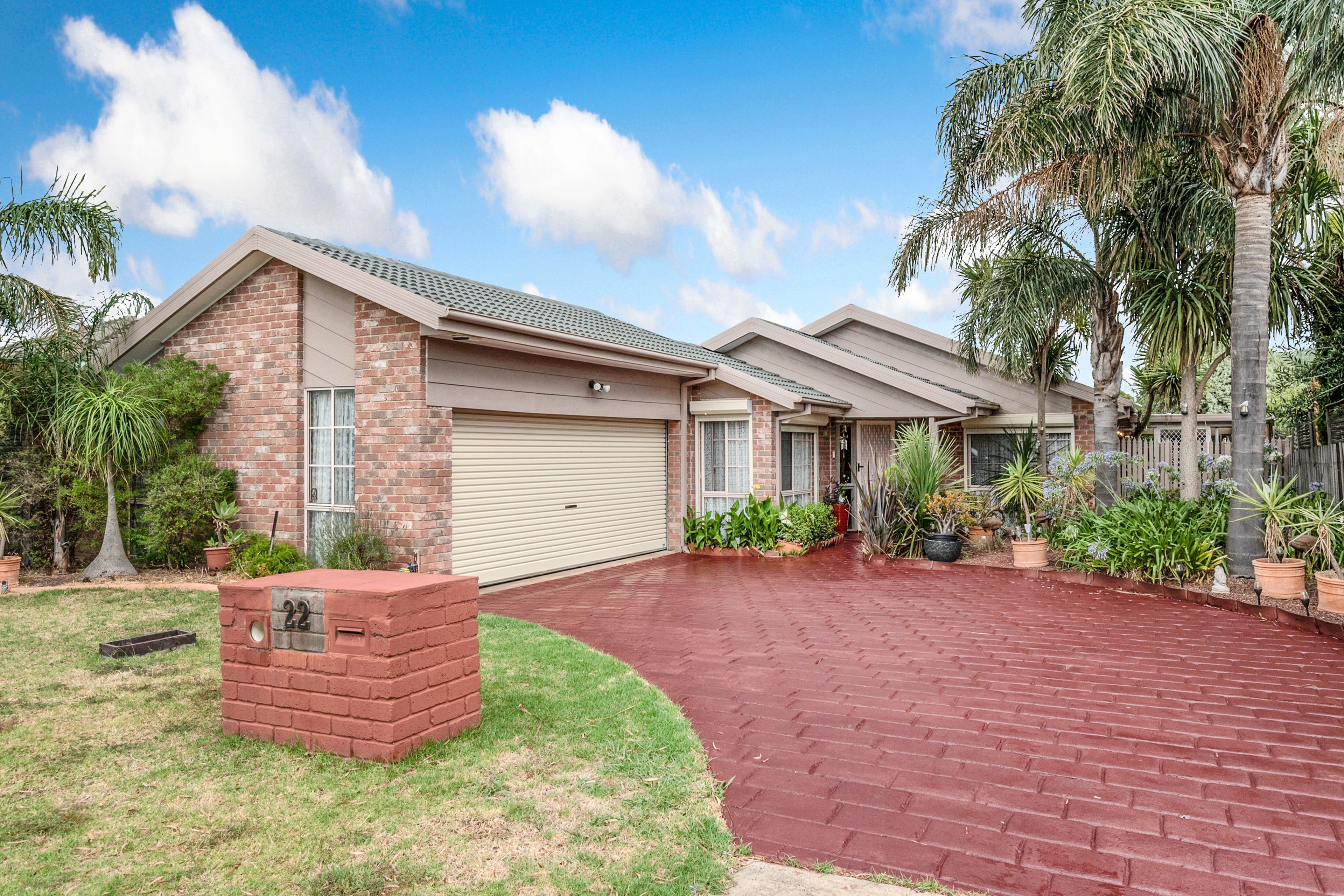 22 Matthews Crescent, Roxburgh Park, VIC 3064