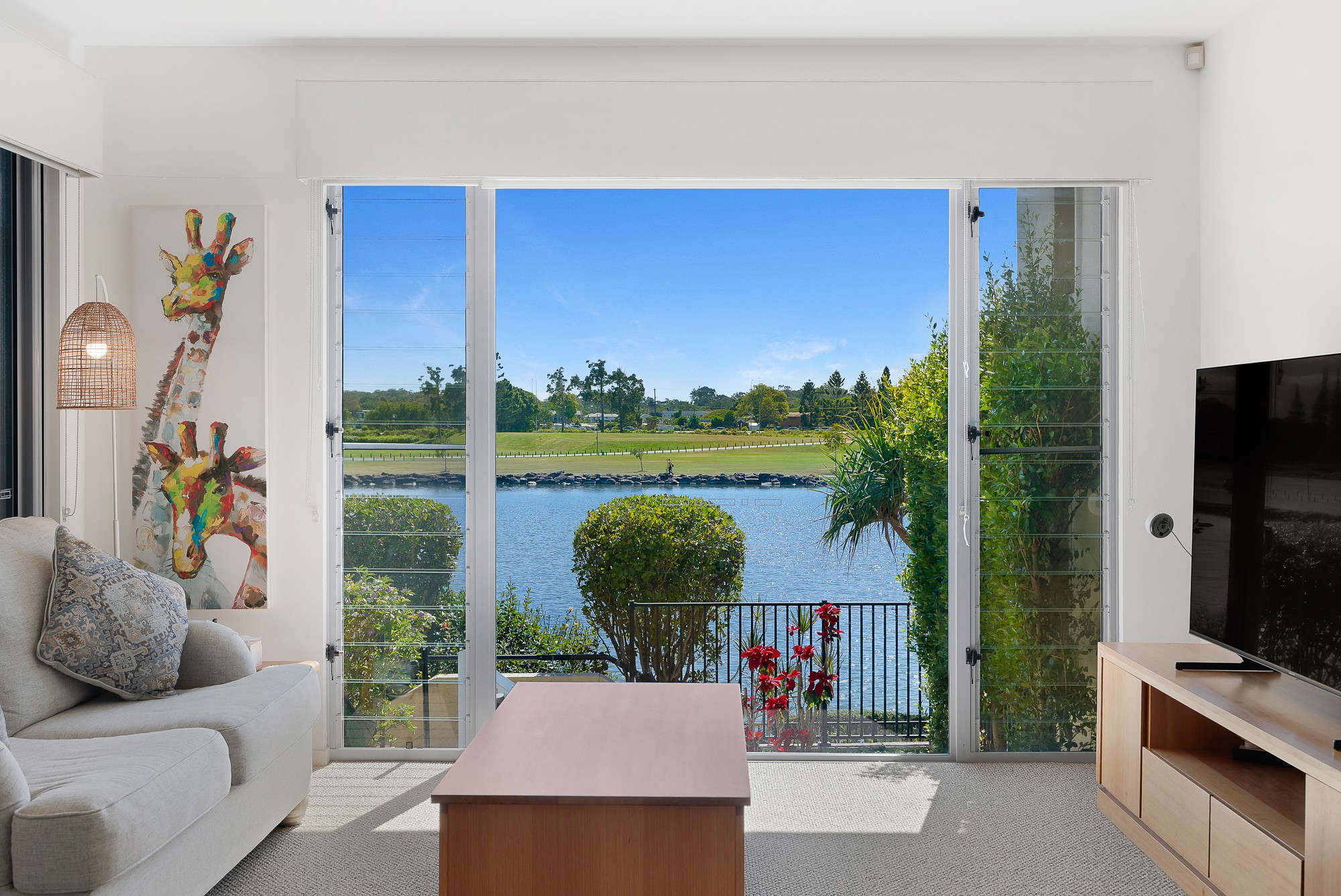 2/5055 Emerald Island Drive, Carrara, QLD 4211