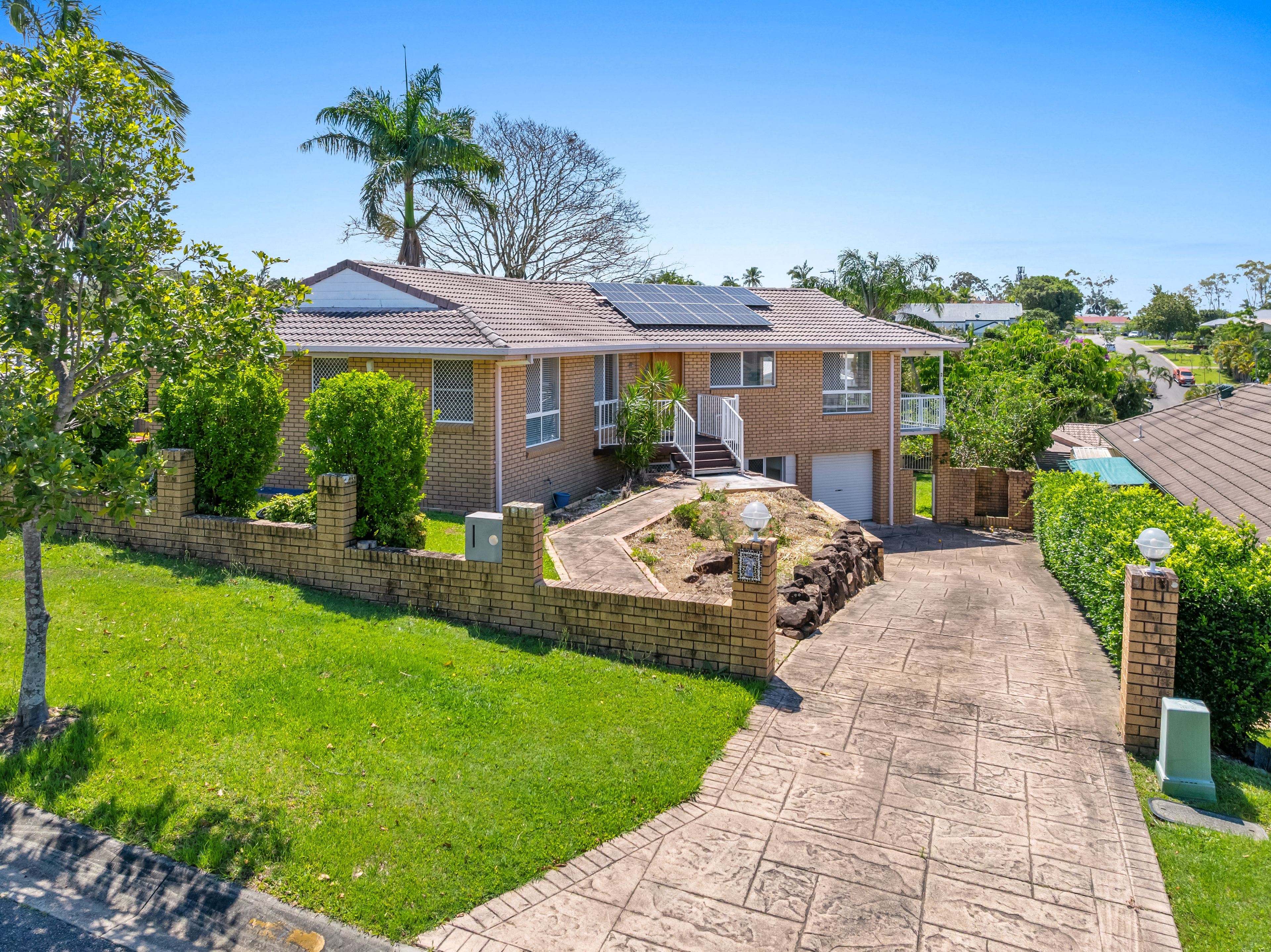 7 Langer Place, Arundel QLD 4214