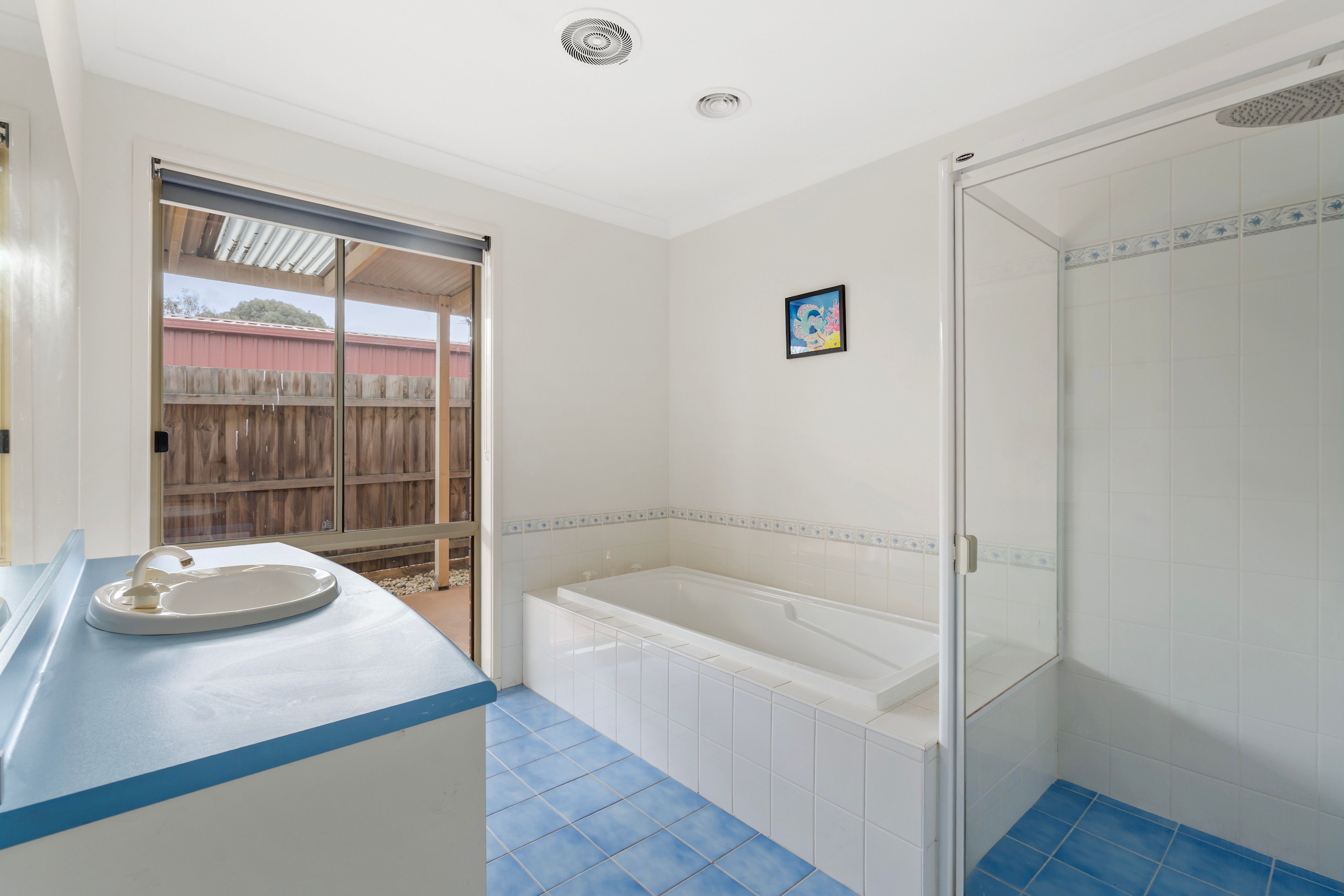 7 Lucern Close — photo 15 of 23