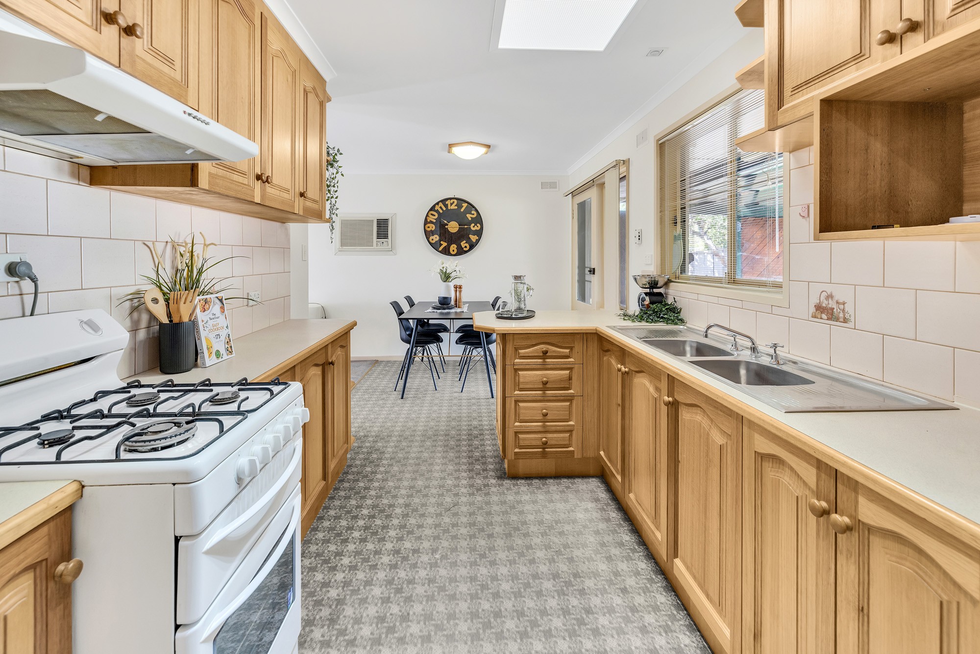 33 Roberts Avenue, Hoppers Crossing, VIC 3029
