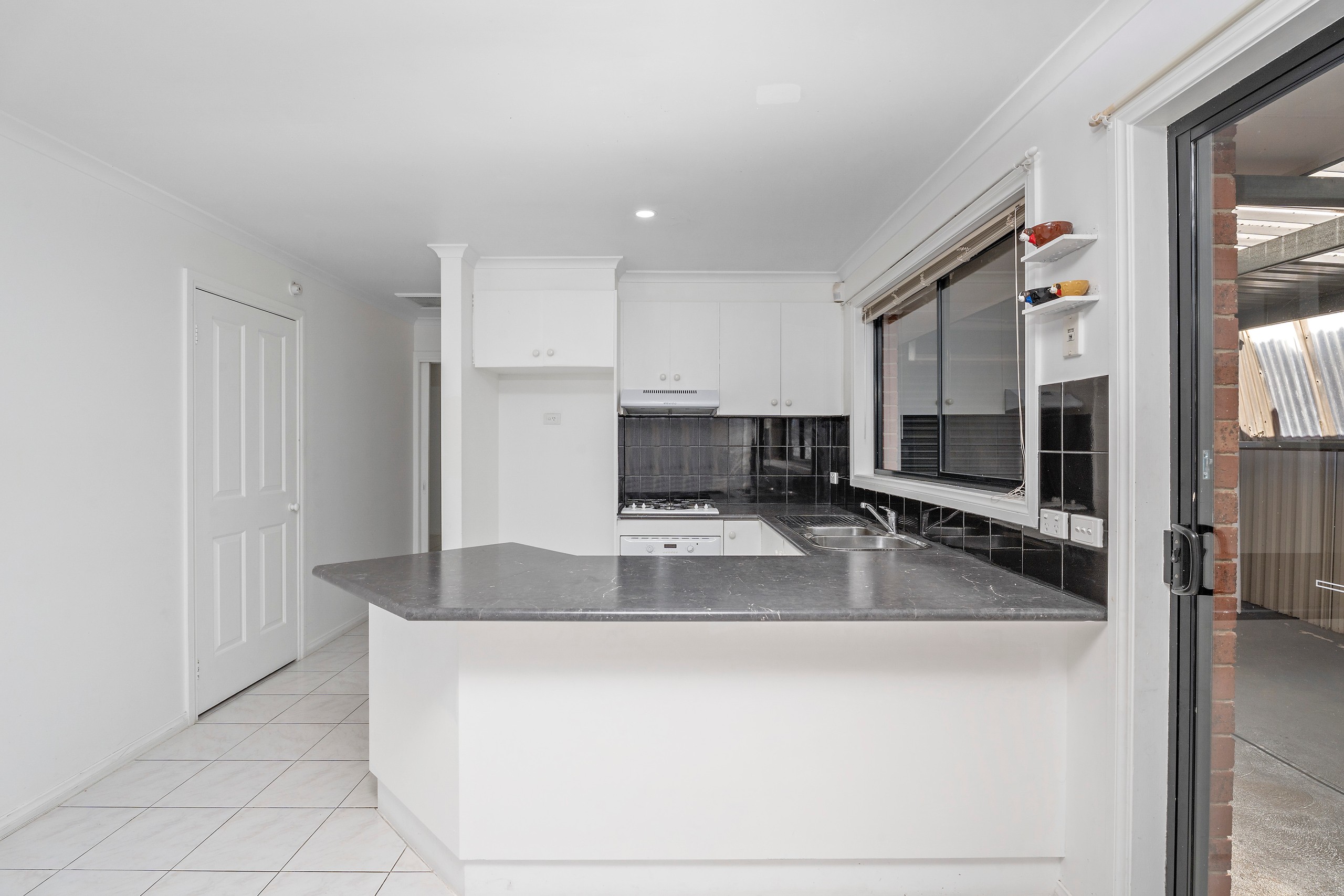 6 Abbington Crescent, Caroline Springs, VIC 3023