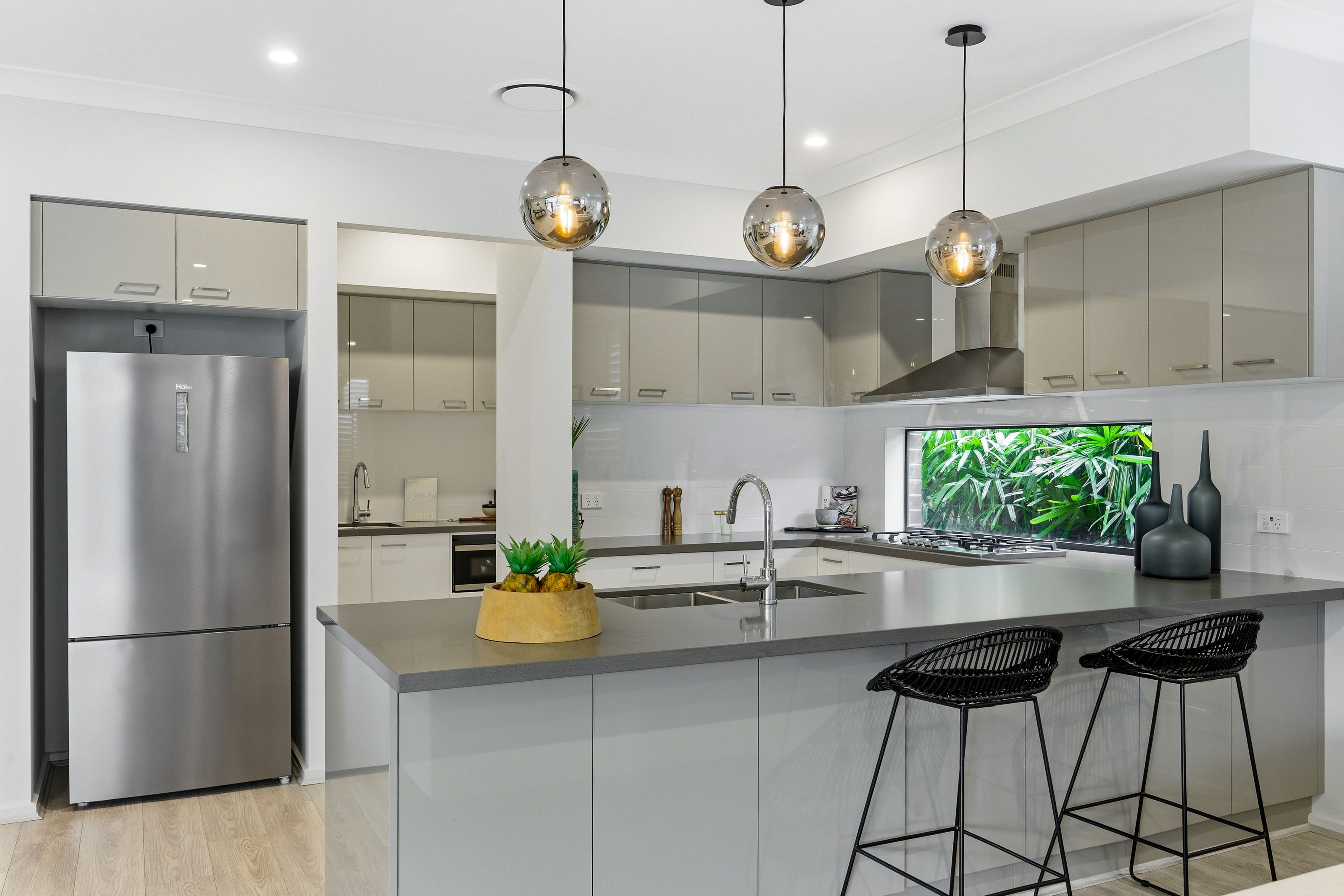 180 Abell Road — photo 4 of 16