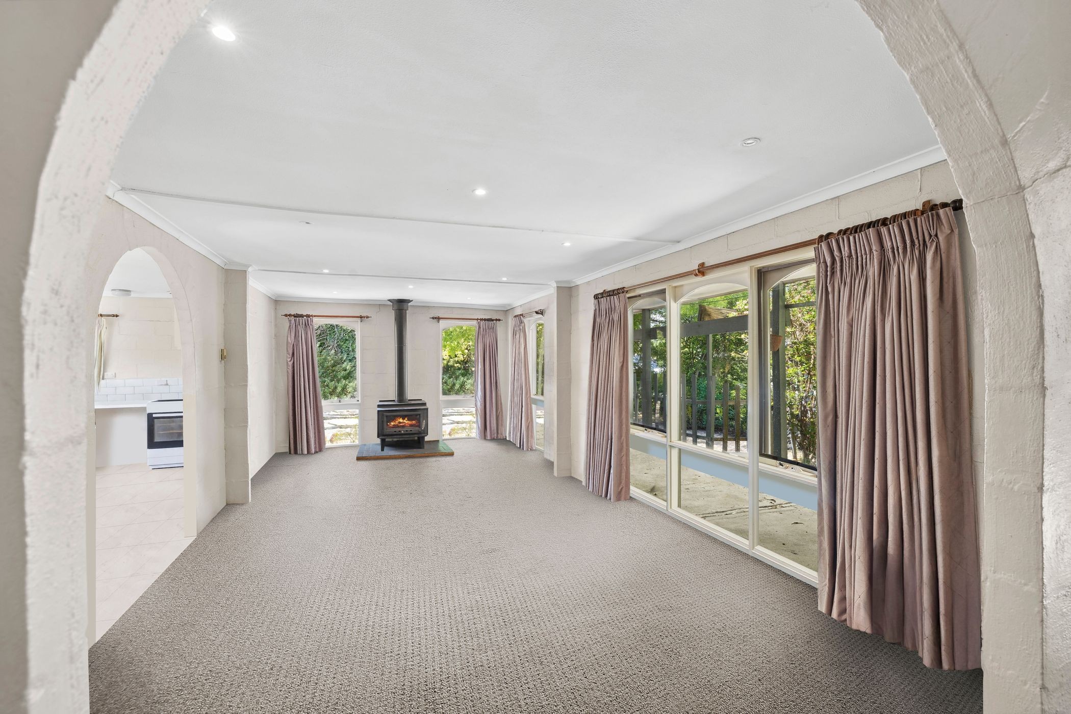 4 Russell Avenue, Woodend, VIC 3442