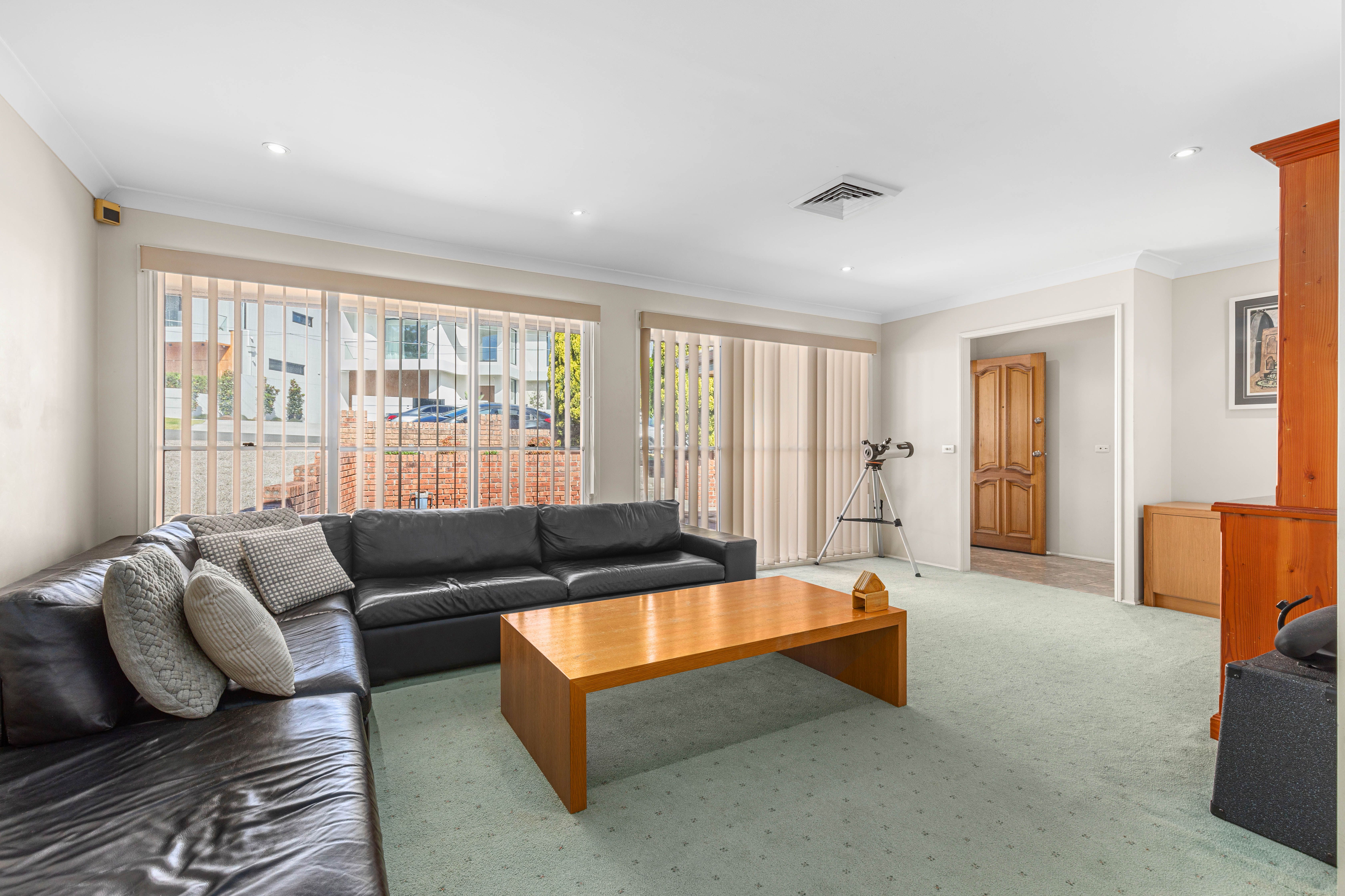 43 Seymour Street — photo 4 of 17