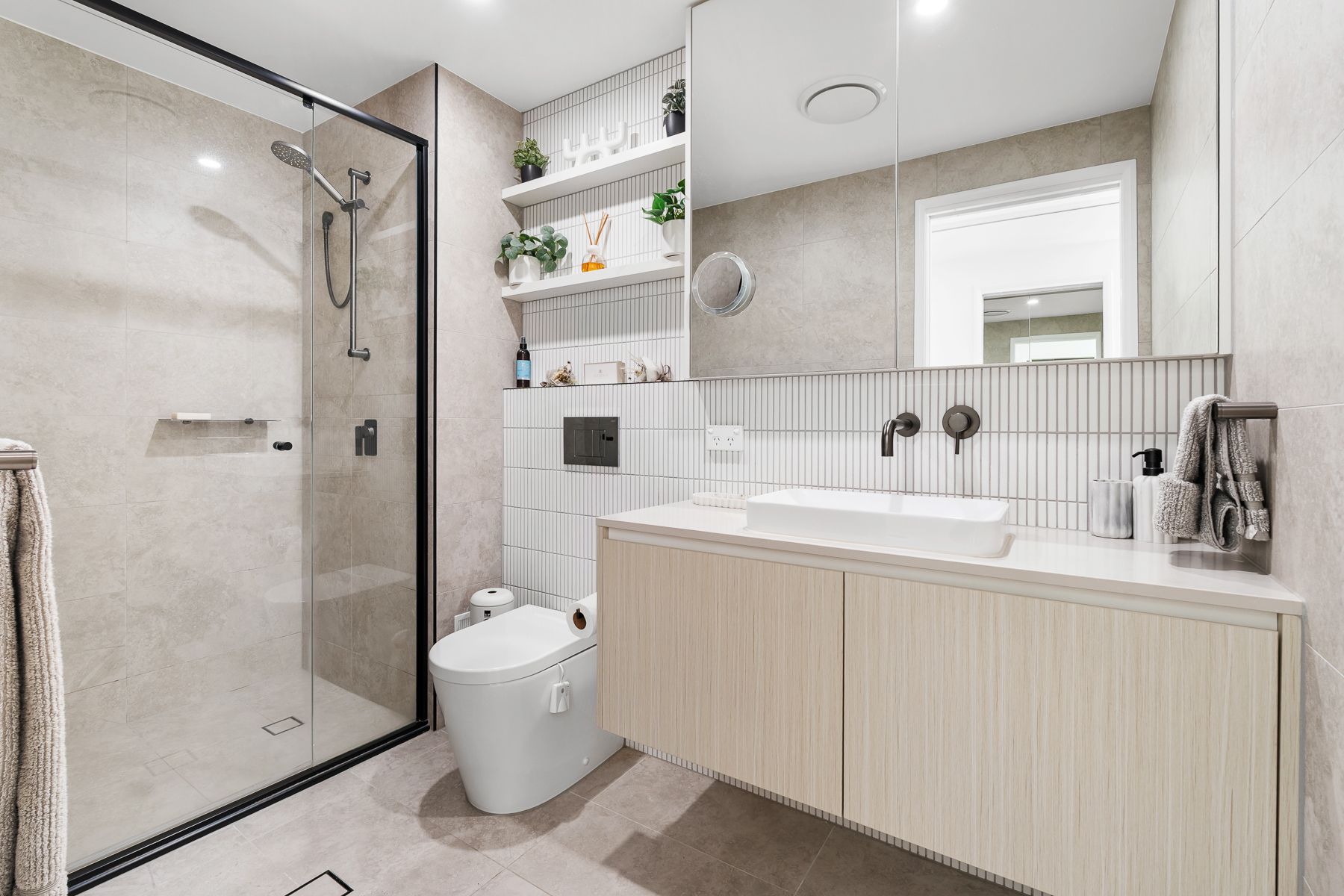 5303 Harbourview Drive — photo 11 of 25