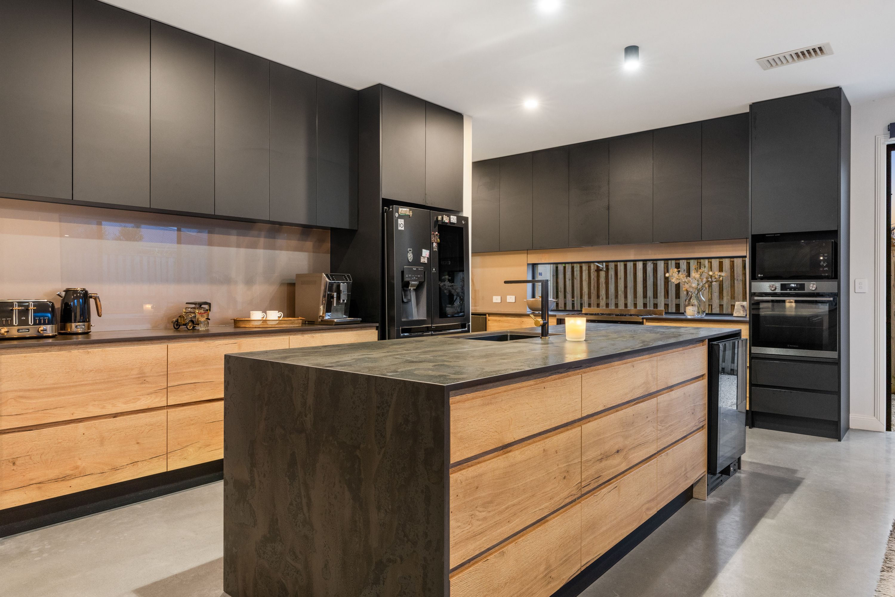 23 Mebbin Street — photo 6 of 30