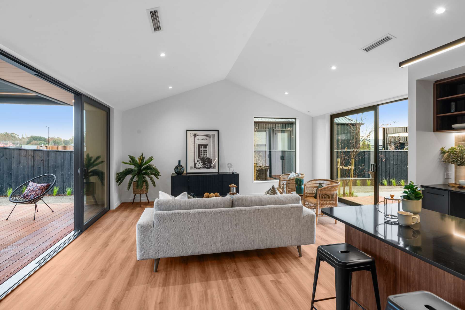 158 Gardiners Road photo 5
