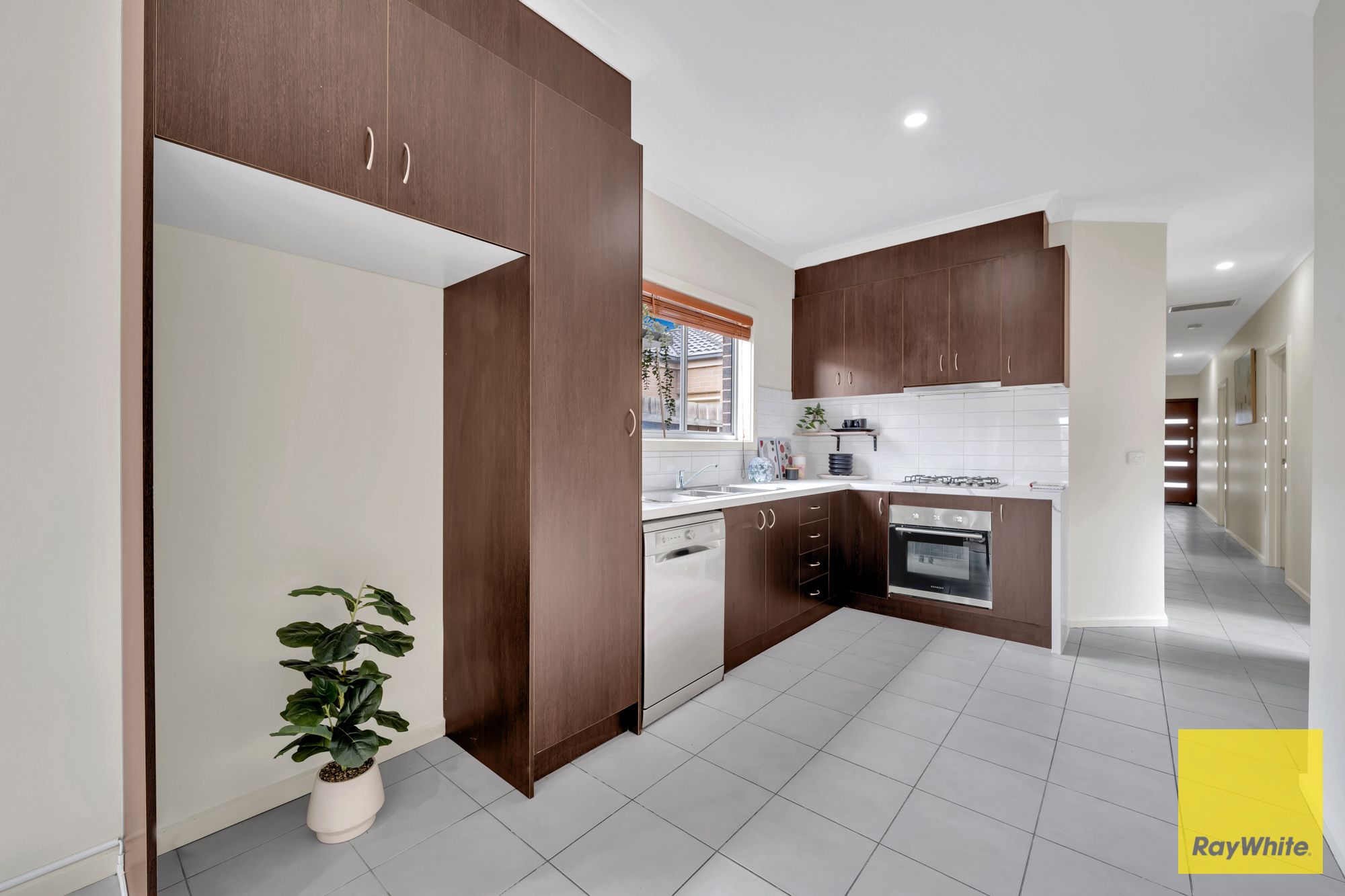2/45 Vanderbilt Avenue — photo 5 of 24