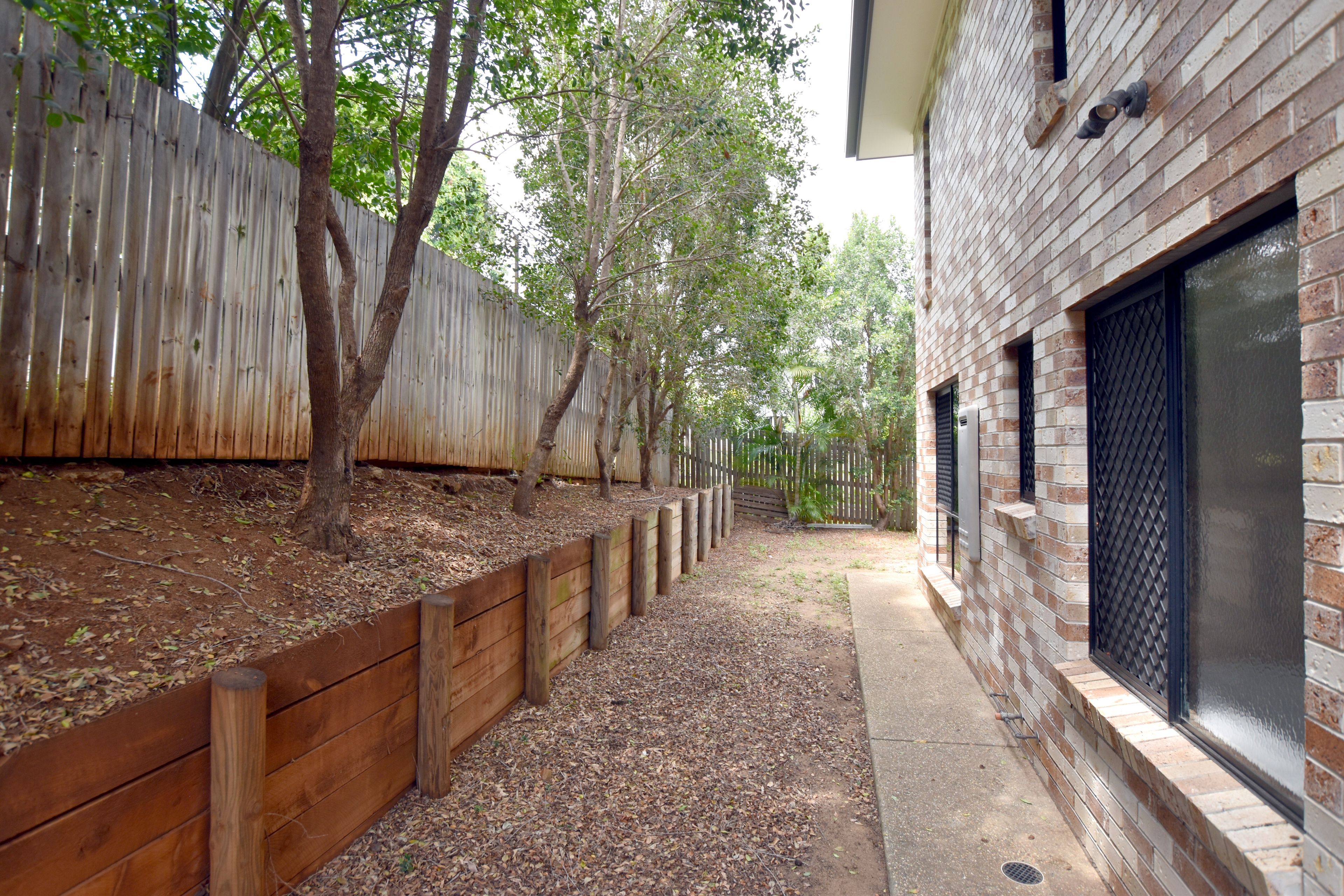 2/5 Worthington Street — photo 25 of 30