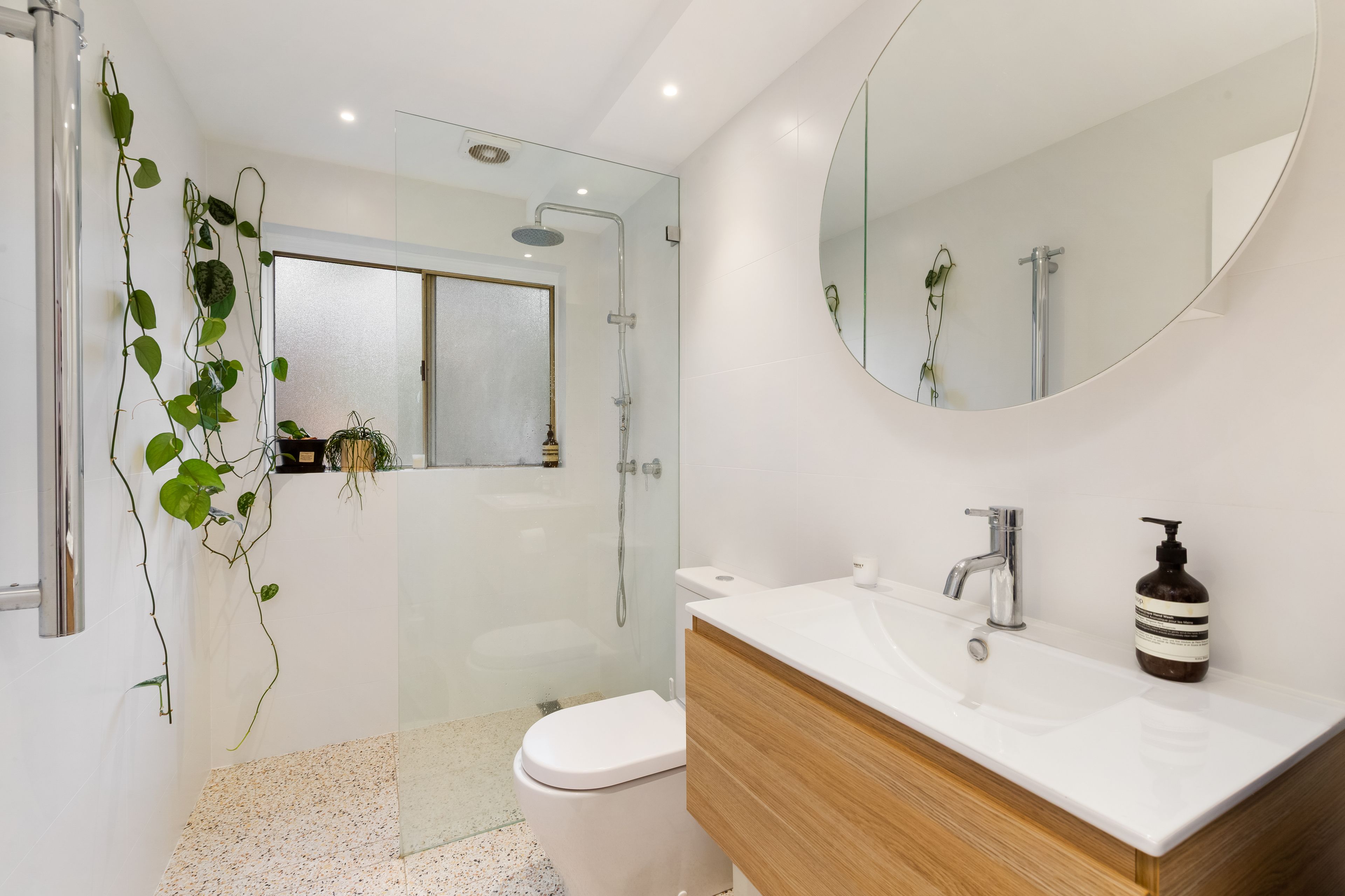 3/37 Byron Street — photo 6 of 7
