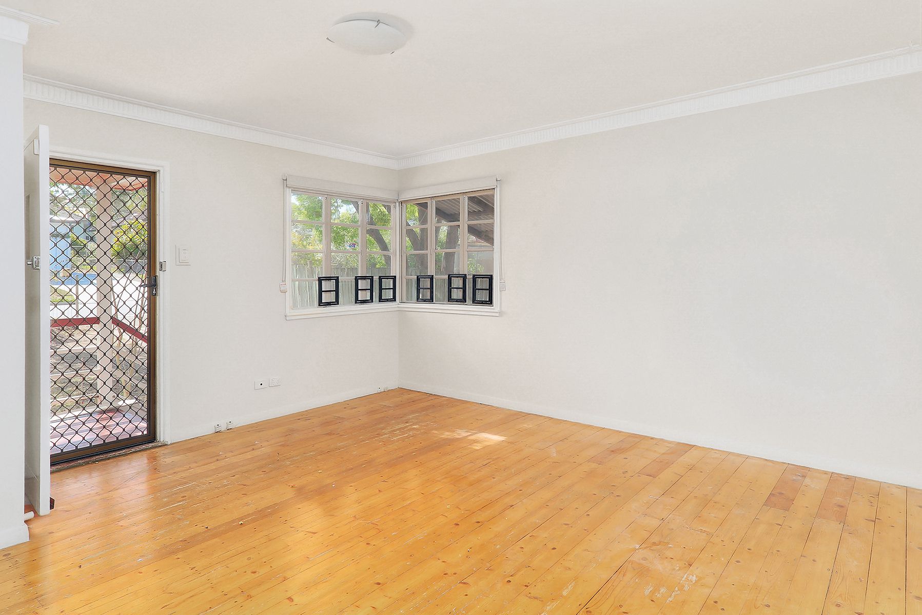 15 Pond Street, Mount Gravatt East, QLD 4122