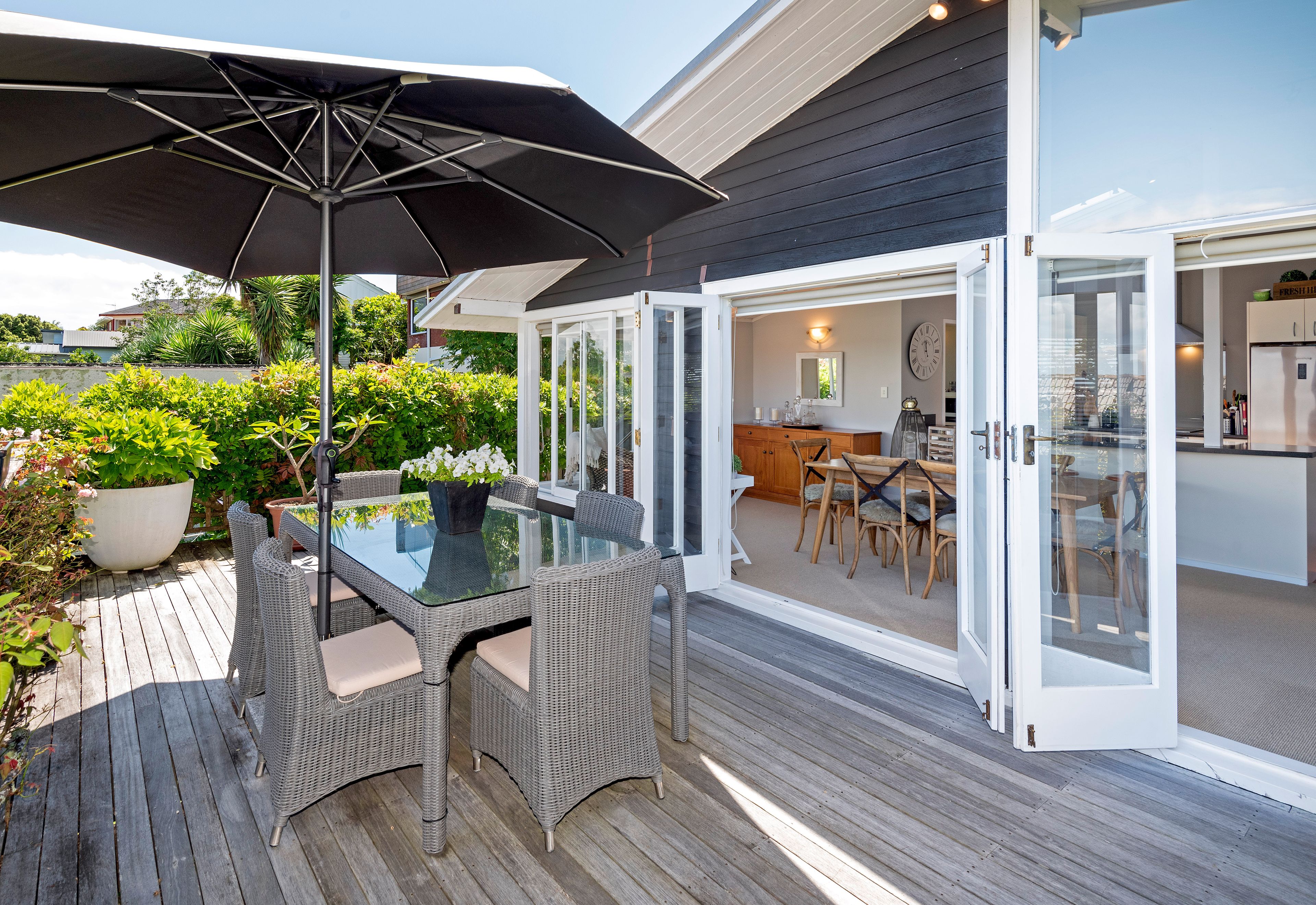 1/123 Bradbury Road, Botany Downs, Manukau City 2014 Sold House Ray