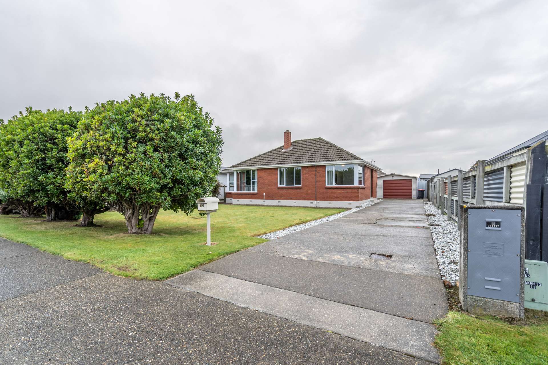 82 Saturn Street photo 0