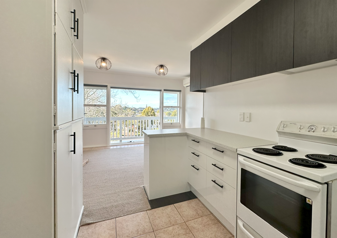 2/6 Hobday Place, Meadowbank, Auckland City