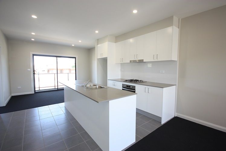 10/26-28 Third Avenue, Macquarie Fields, NSW 2564