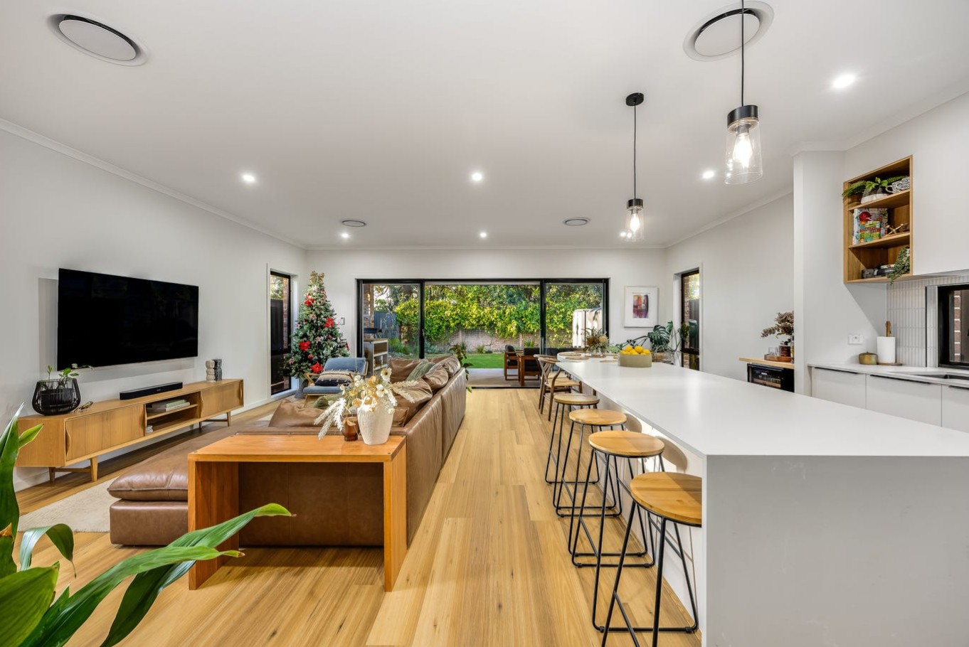 14 Lewis Crescent, North Plympton, SA 5037