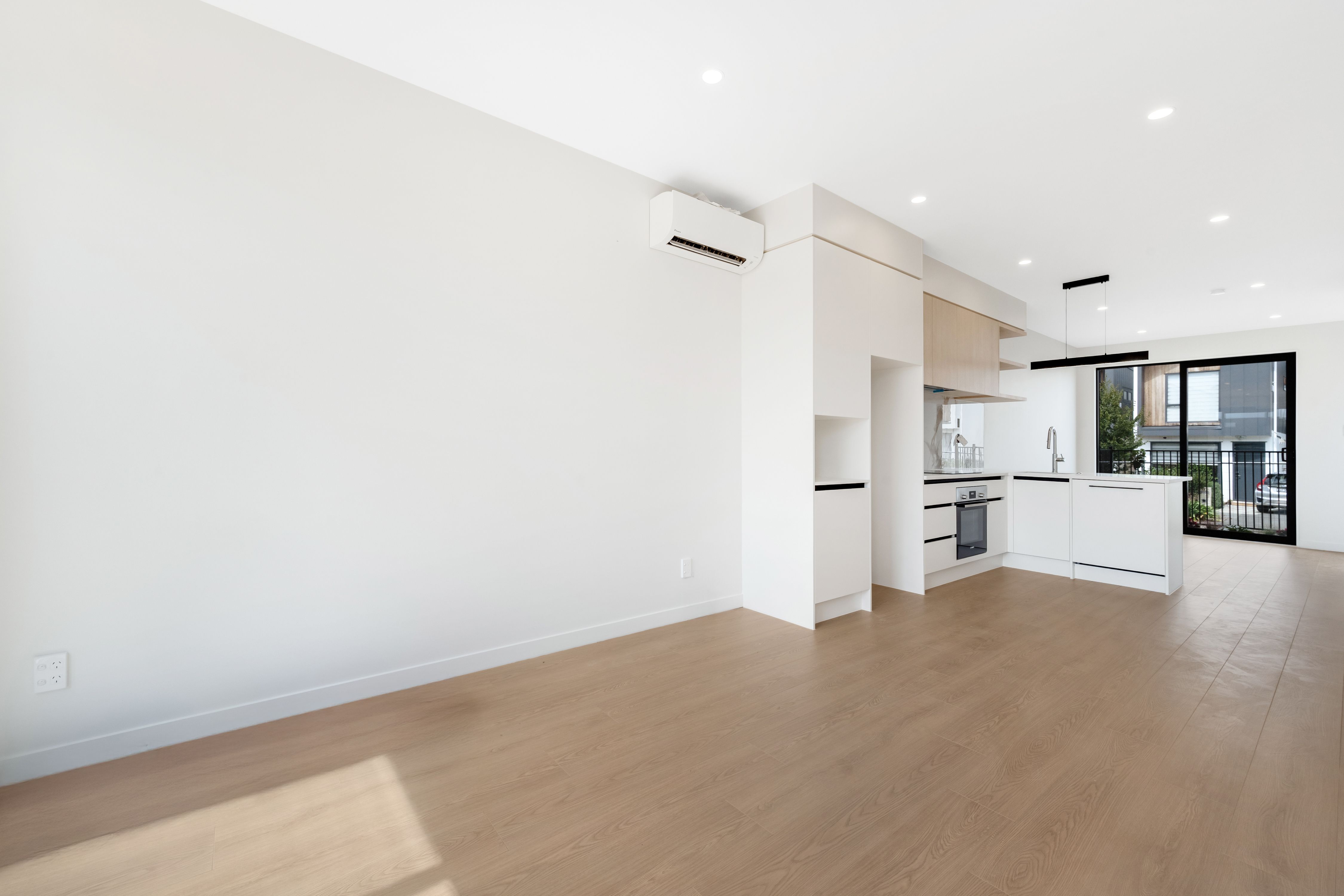 4/55 Tahetoka Street, Westgate, Waitakere City