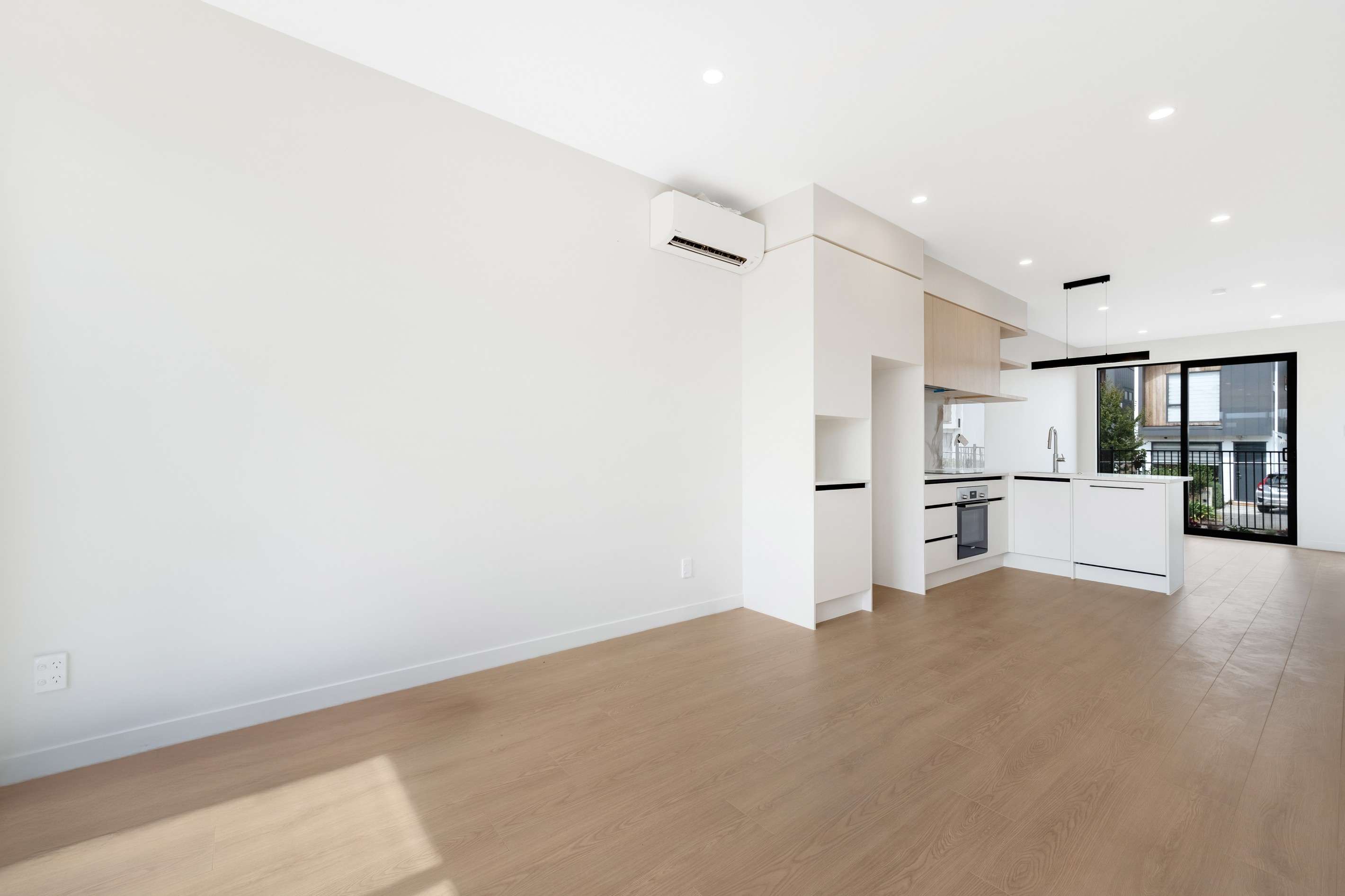 4/55 Tahetoka Street, Westgate, Waitakere City