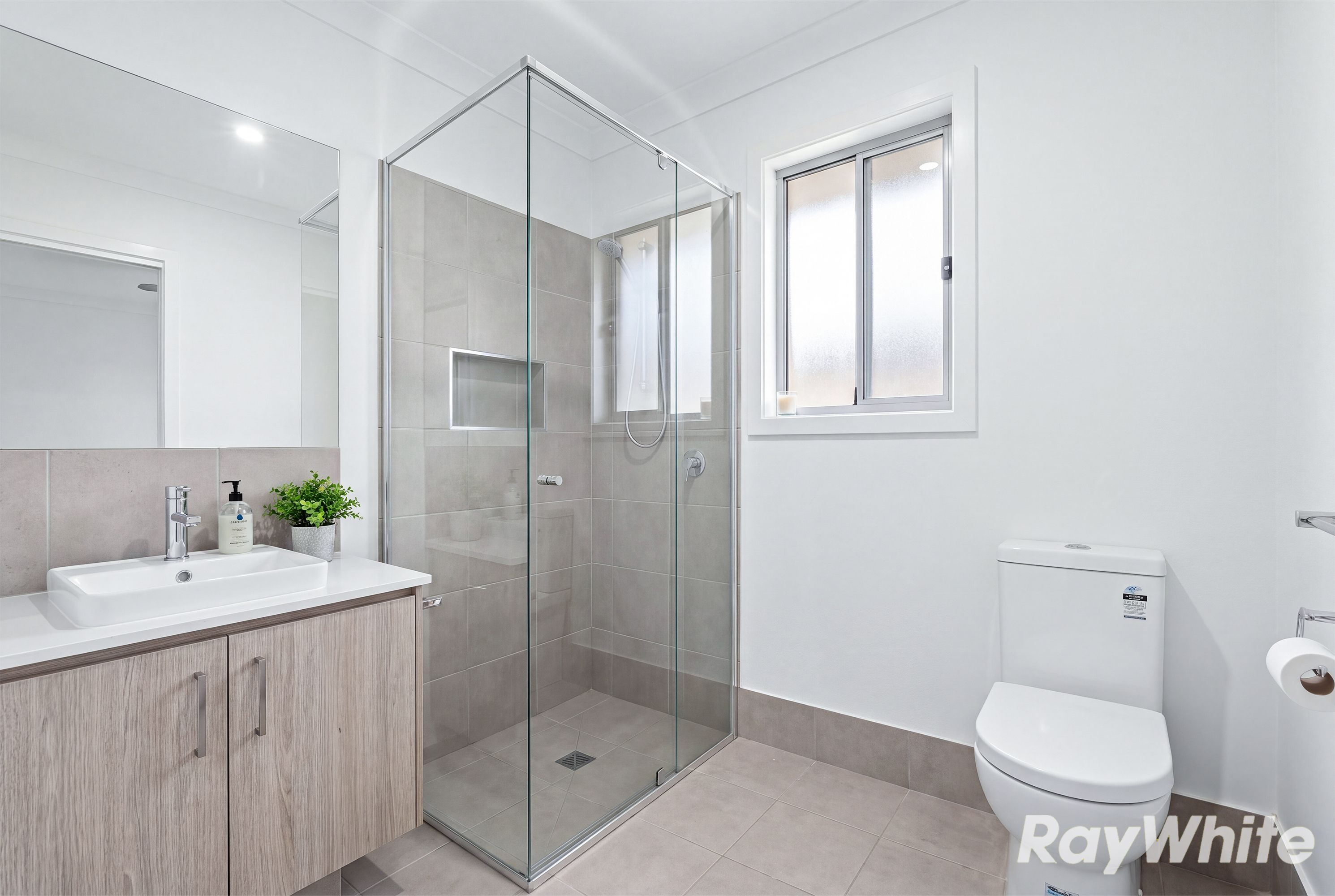 21 Larkin Street — photo 11 of 16