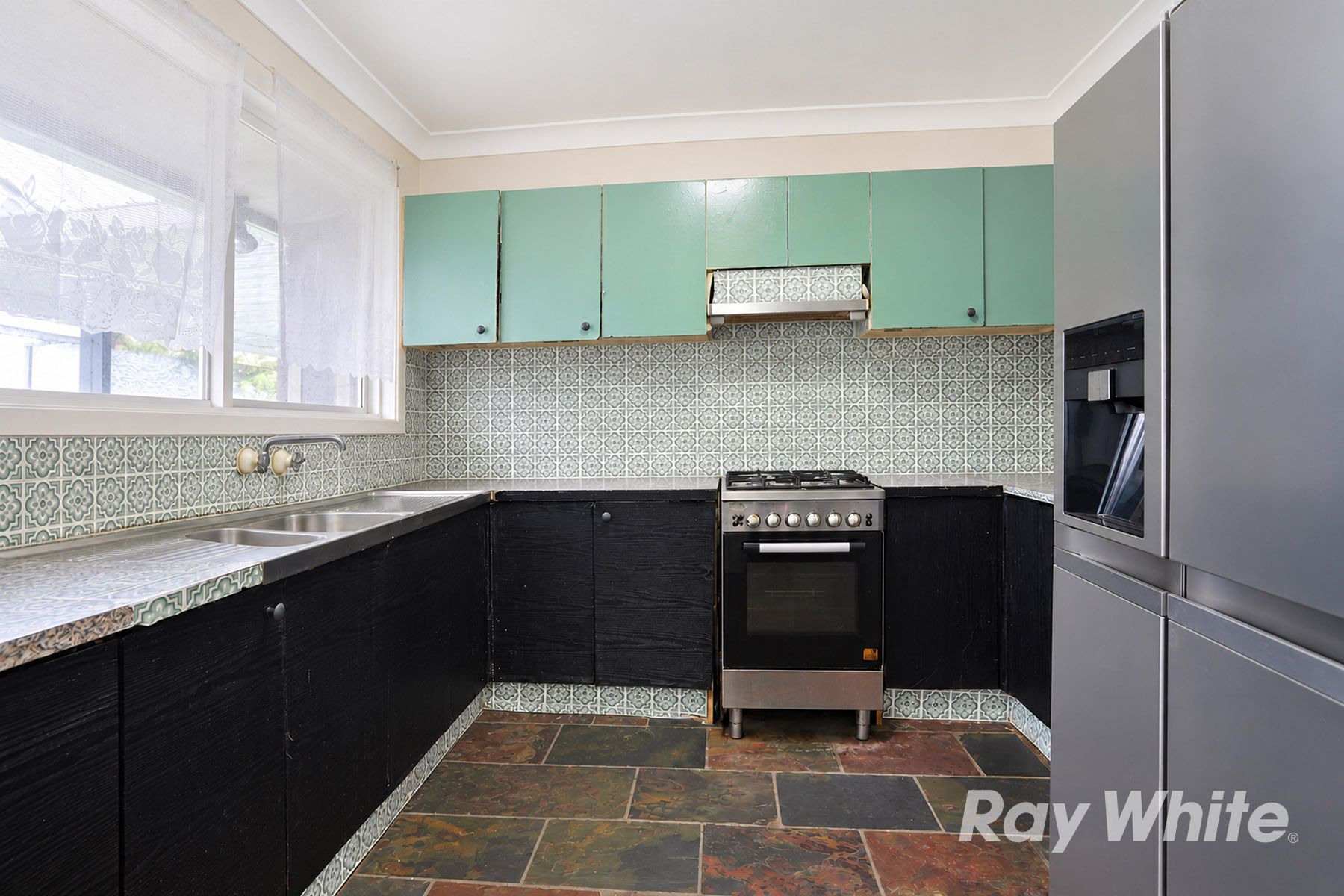 27 Rotorua Road — photo 3 of 15