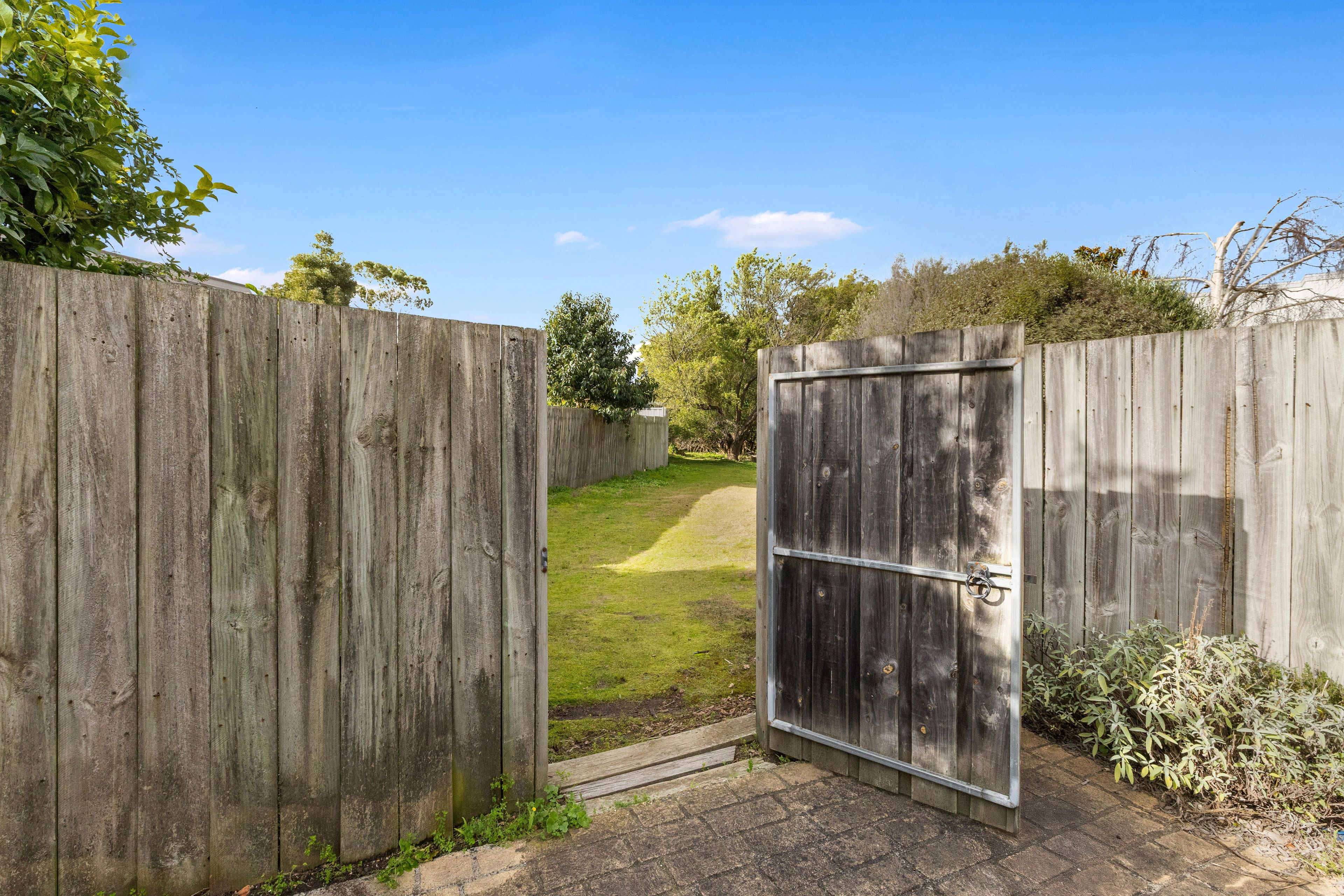 2/2 Nautilus Lane — photo 14 of 22