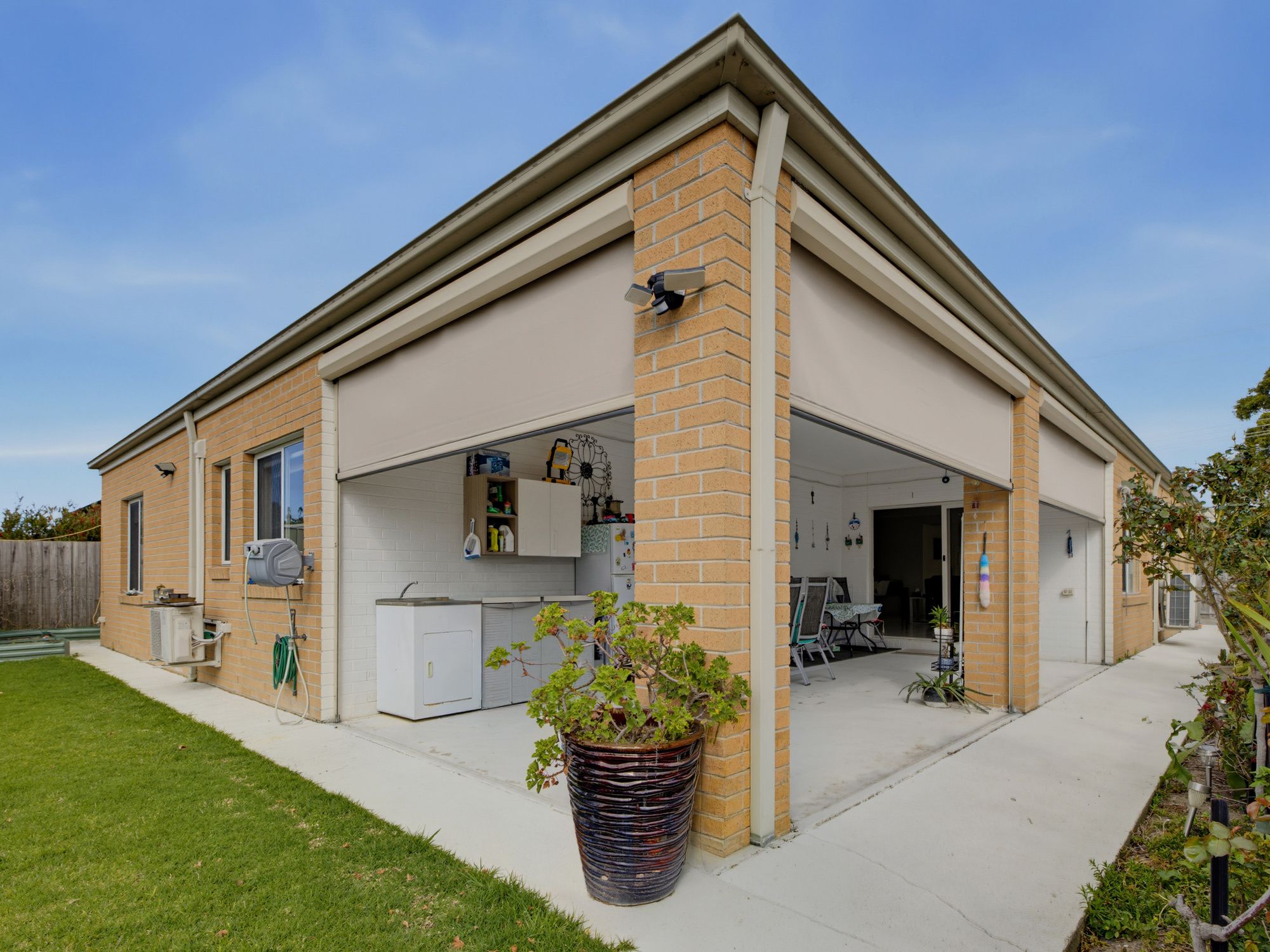 25 Vicars Avenue — photo 14 of 19