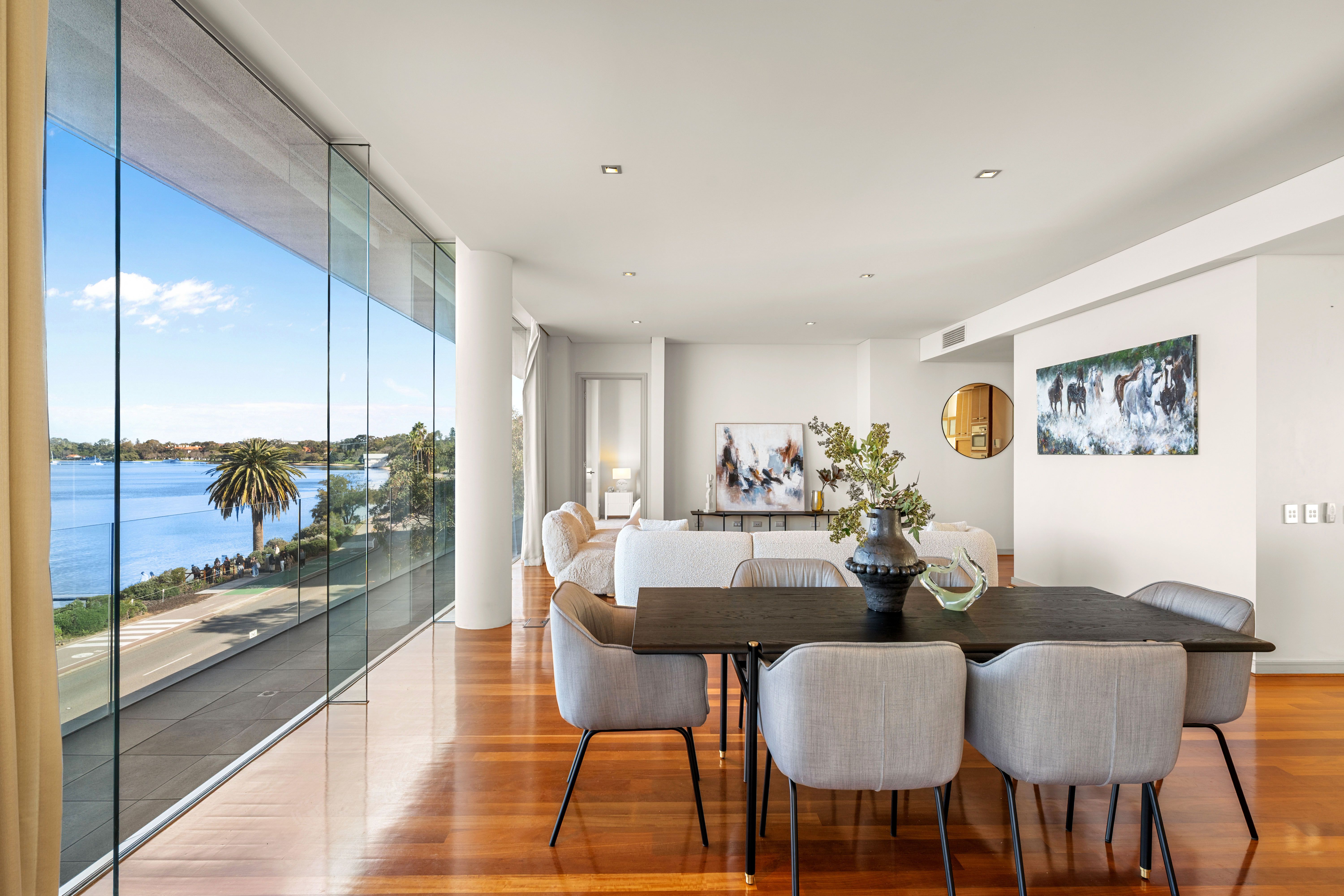 2/2 Kings Park Avenue, Crawley, WA 6009