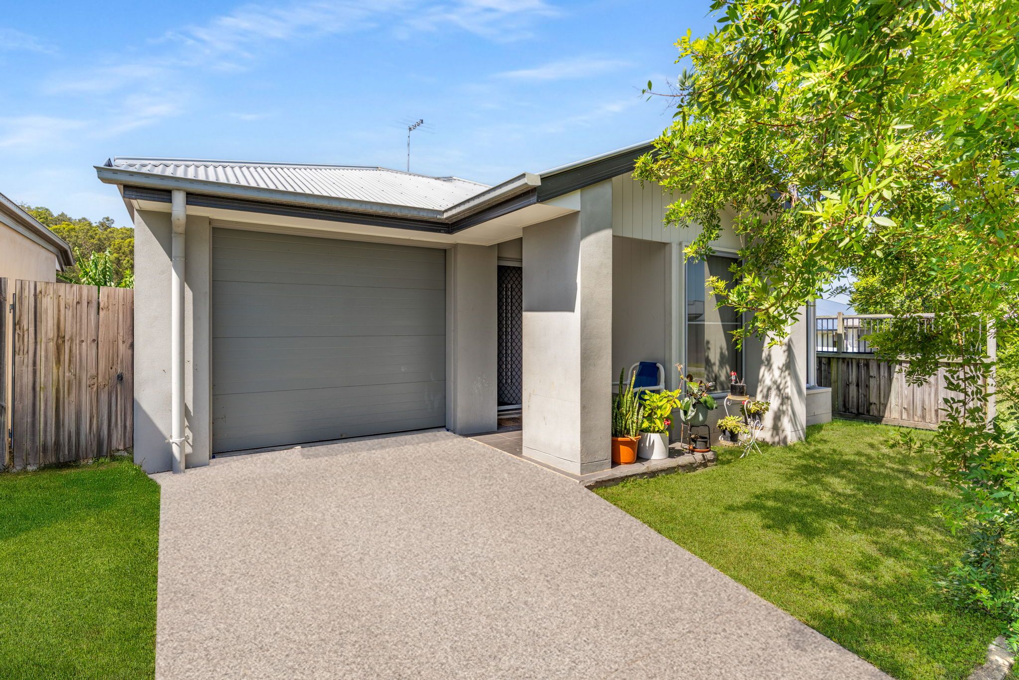 27 Cordeaux Crescent, Redbank Plains, QLD 4301