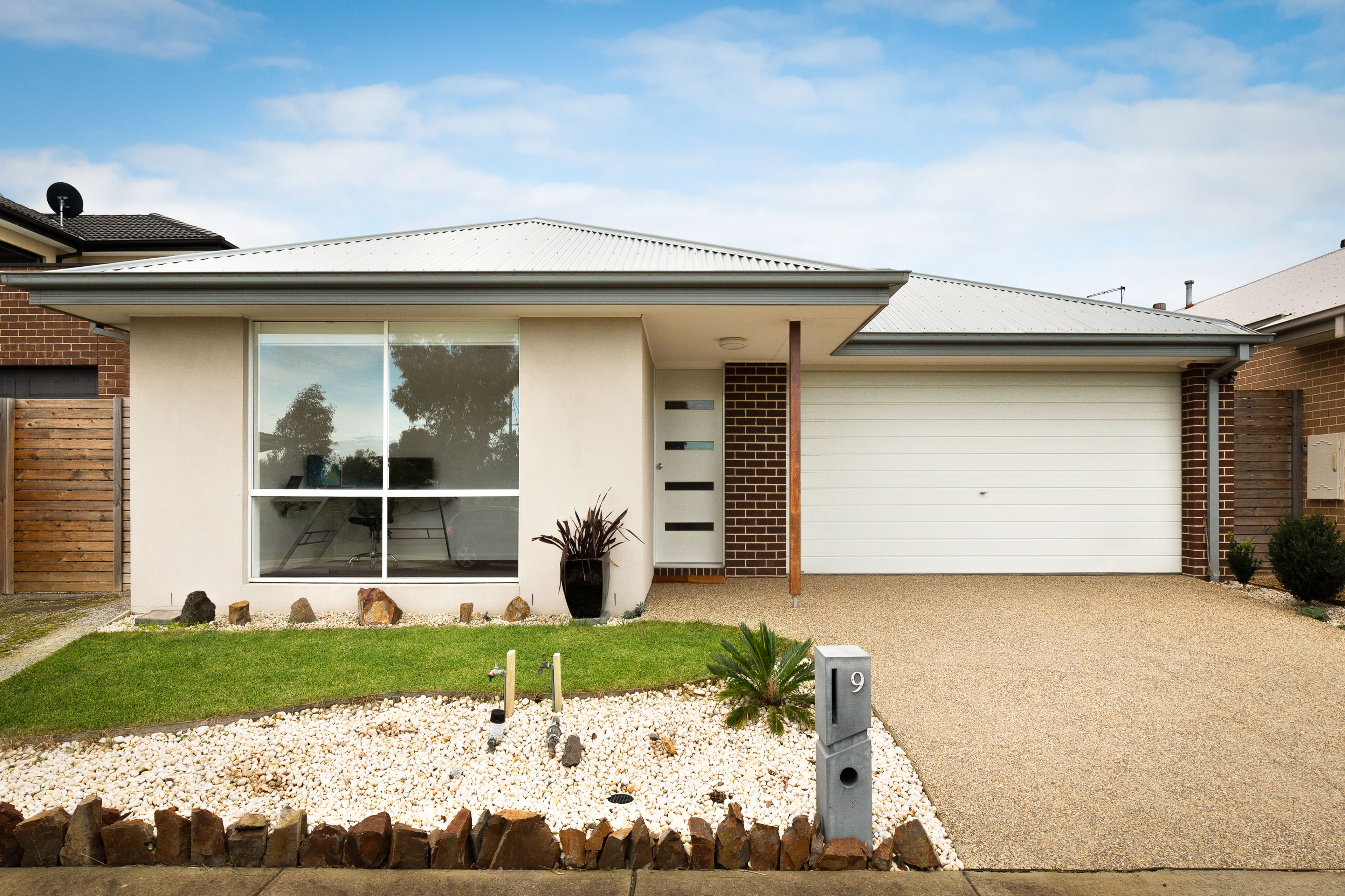 9 Violet Crescent, Officer, VIC 3809