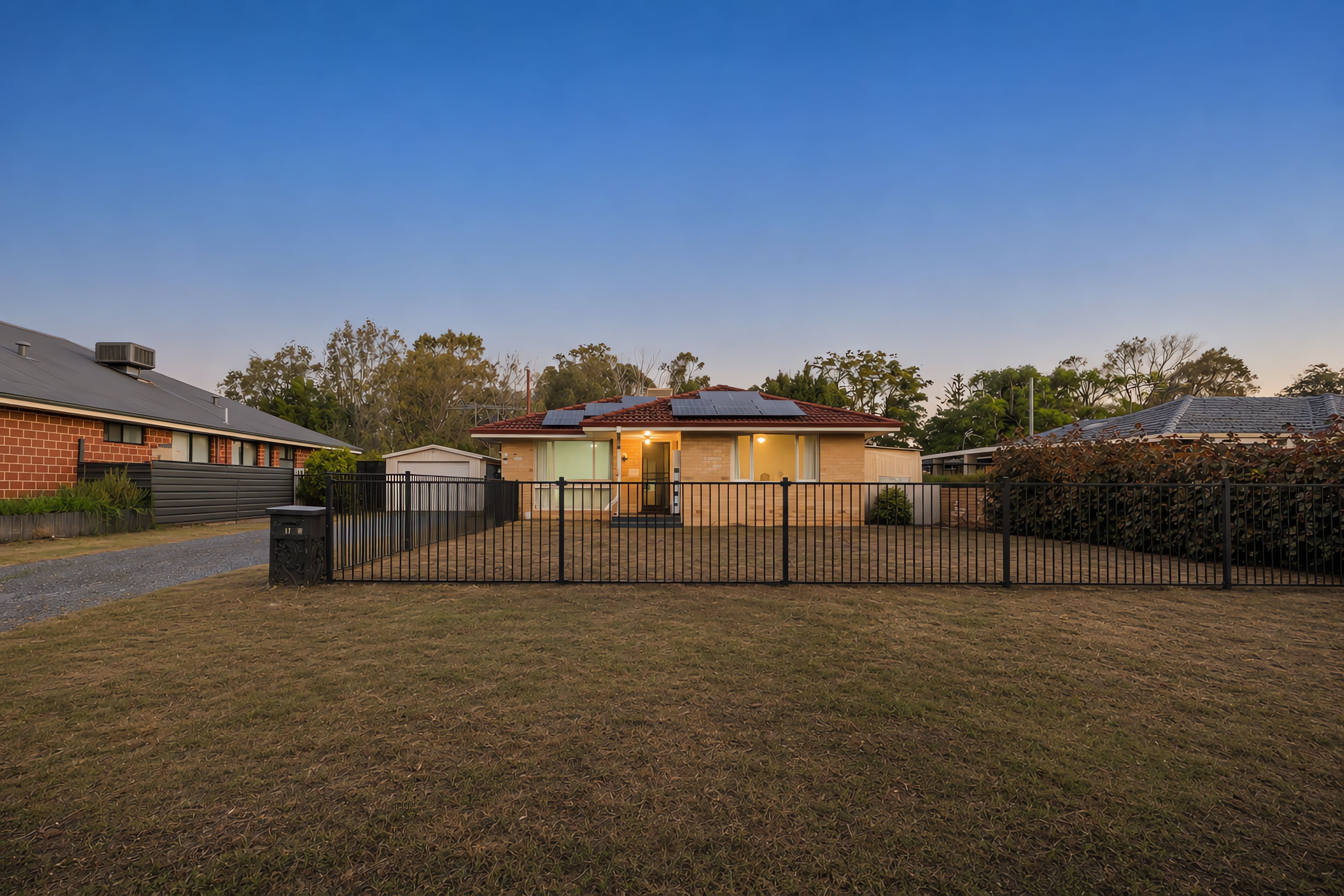 17 Tarrawan Road — photo 12 of 14