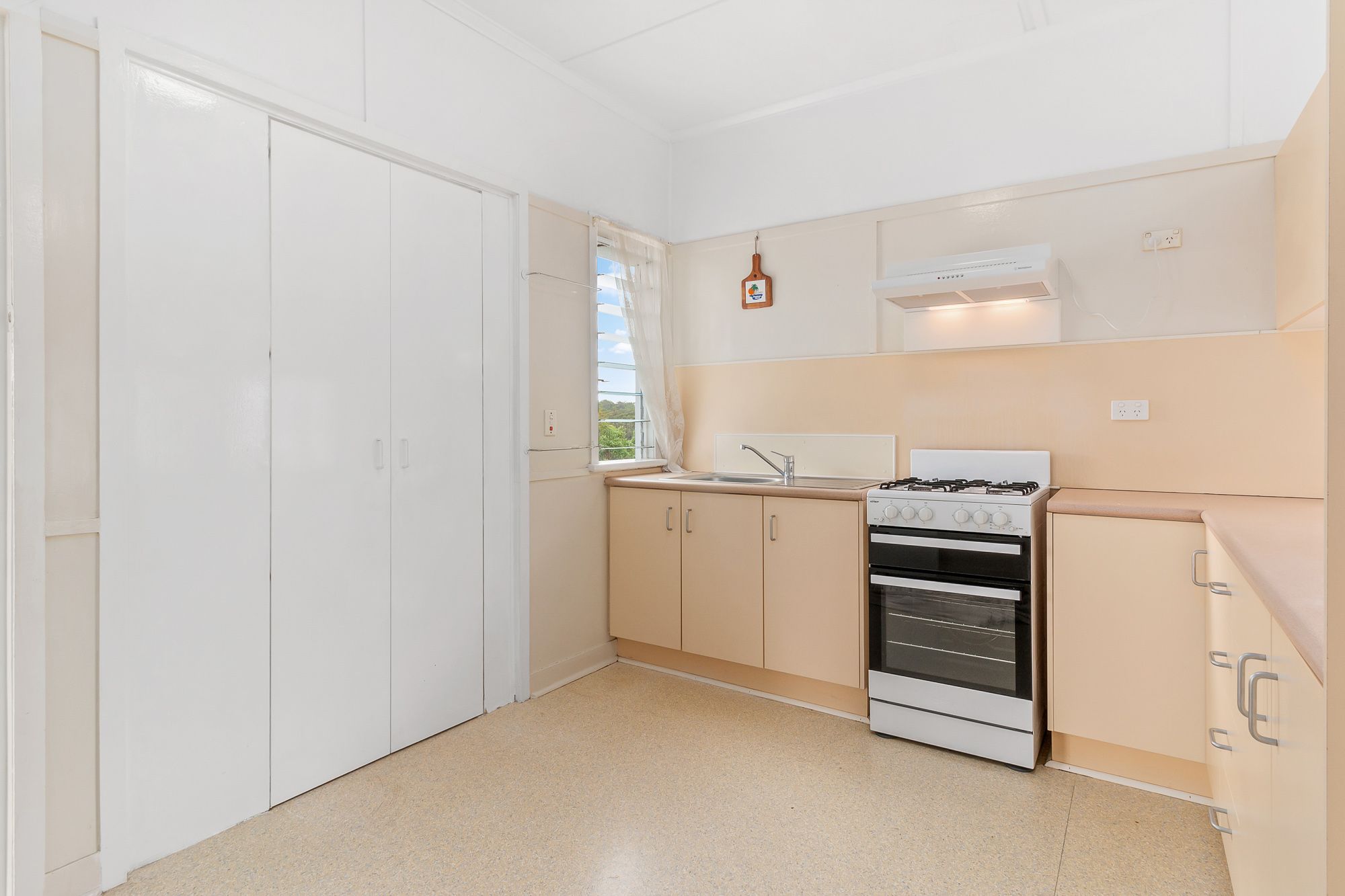 24 Midgley Street — photo 3 of 9