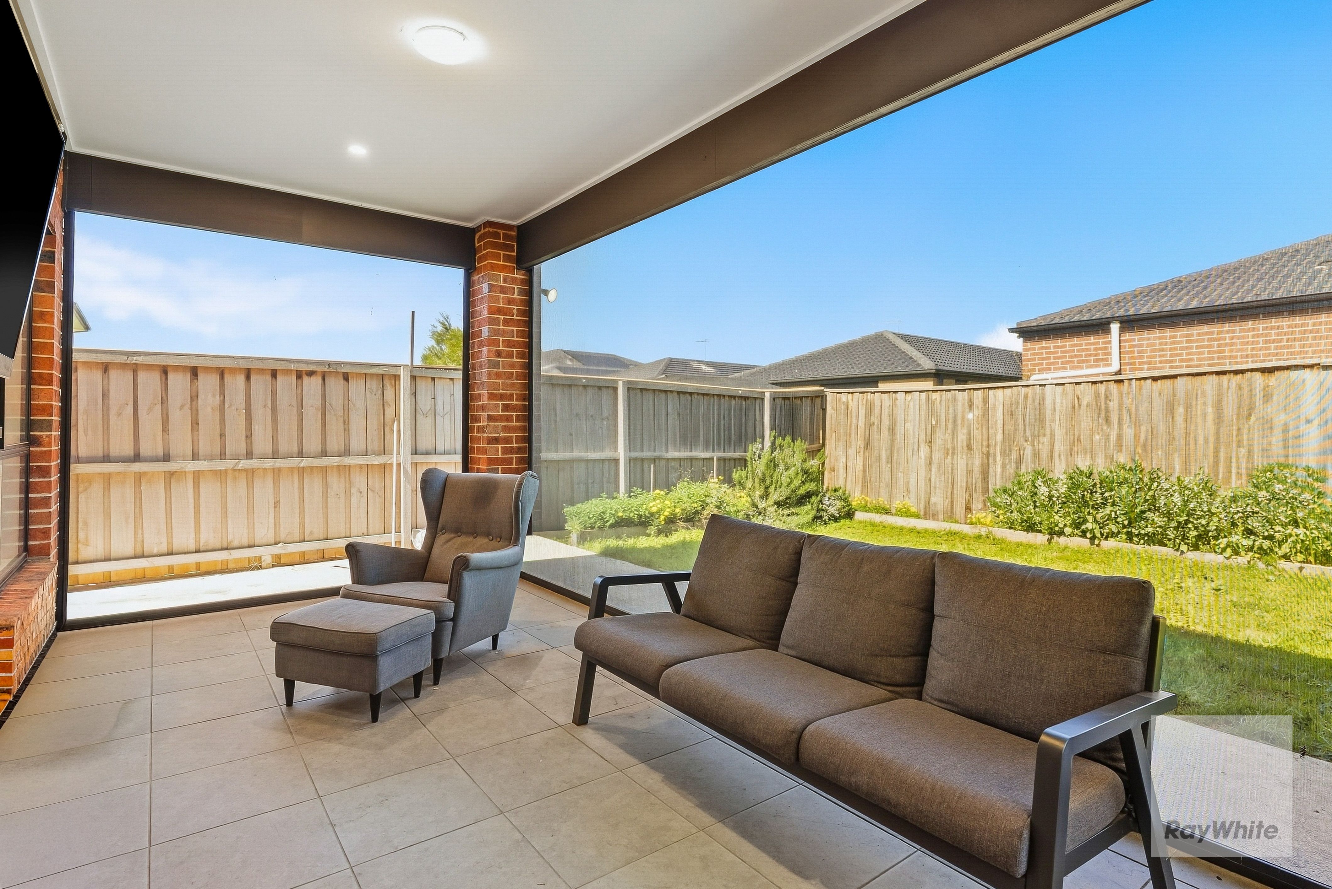 11 Kohli Crescent — photo 15 of 19