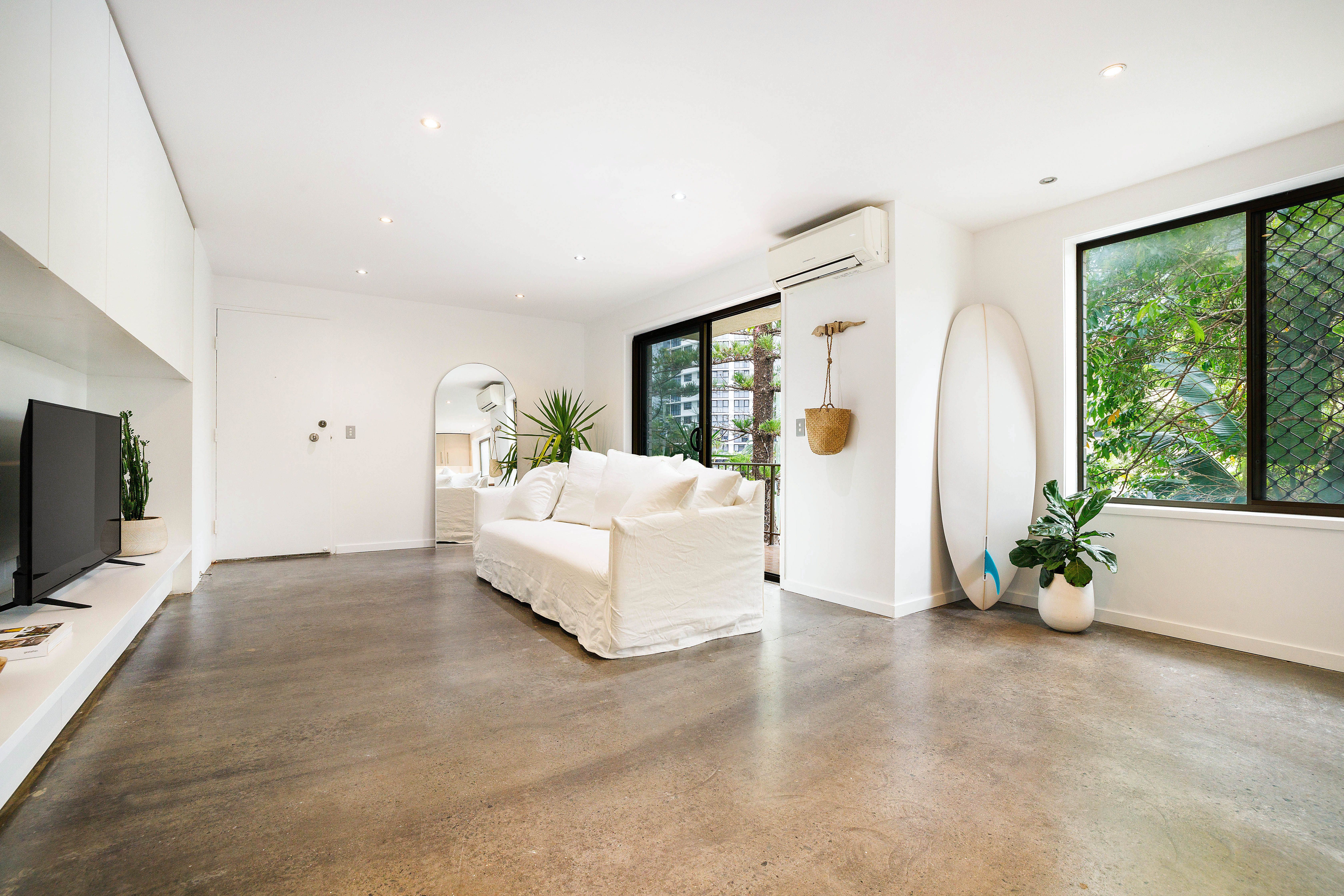 4/16 First Avenue 'Rua', Broadbeach, QLD 4218