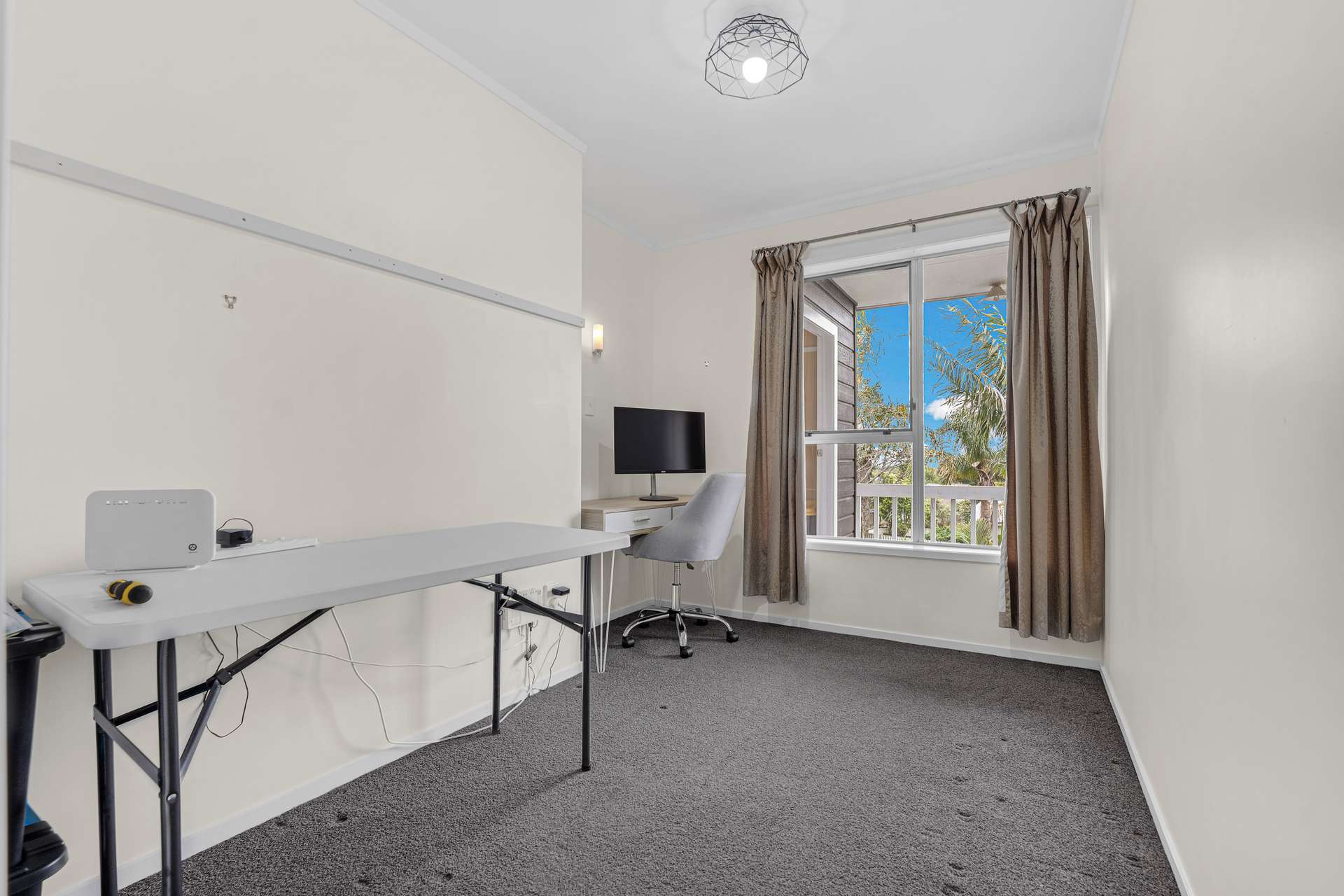 2/11 Heron Place photo 12