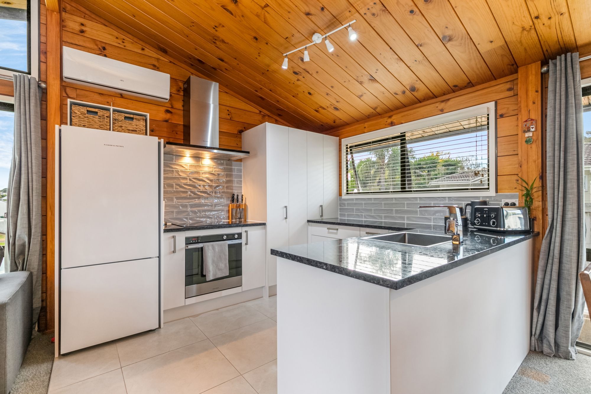 6 Bluewater Place, Wattle Downs, Manukau City