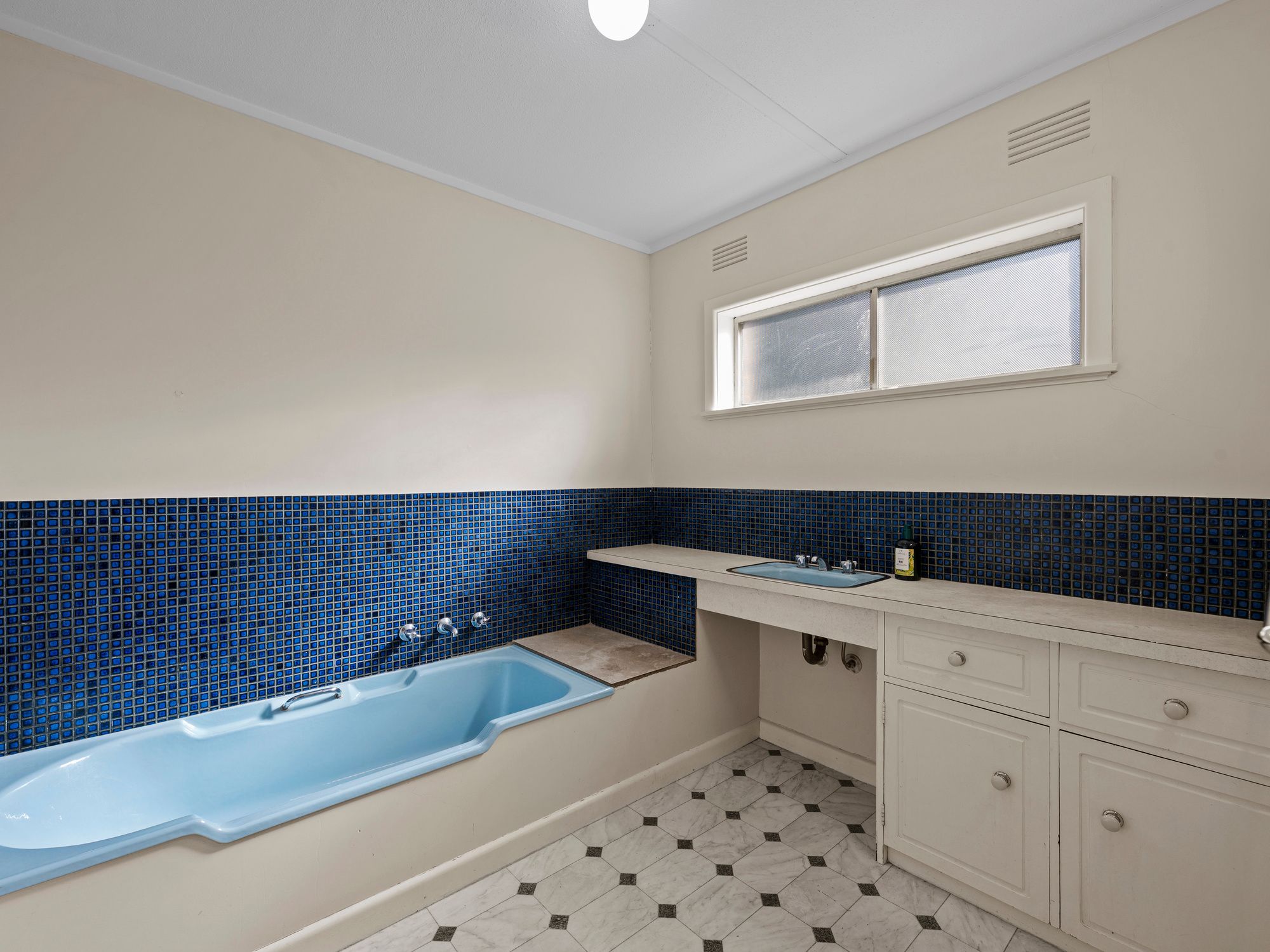 142 Clarke Street — photo 11 of 14