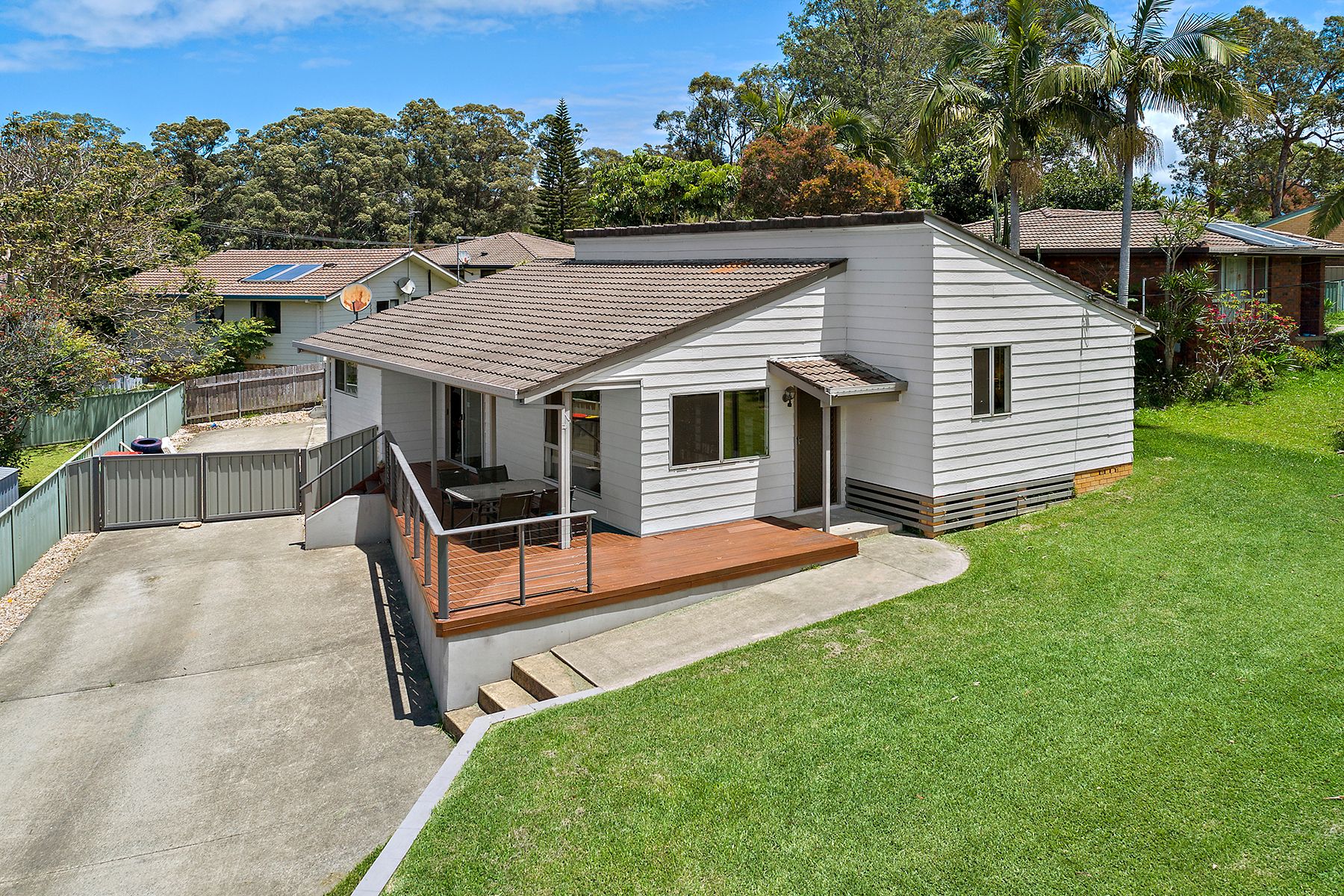 4 Courtney Close