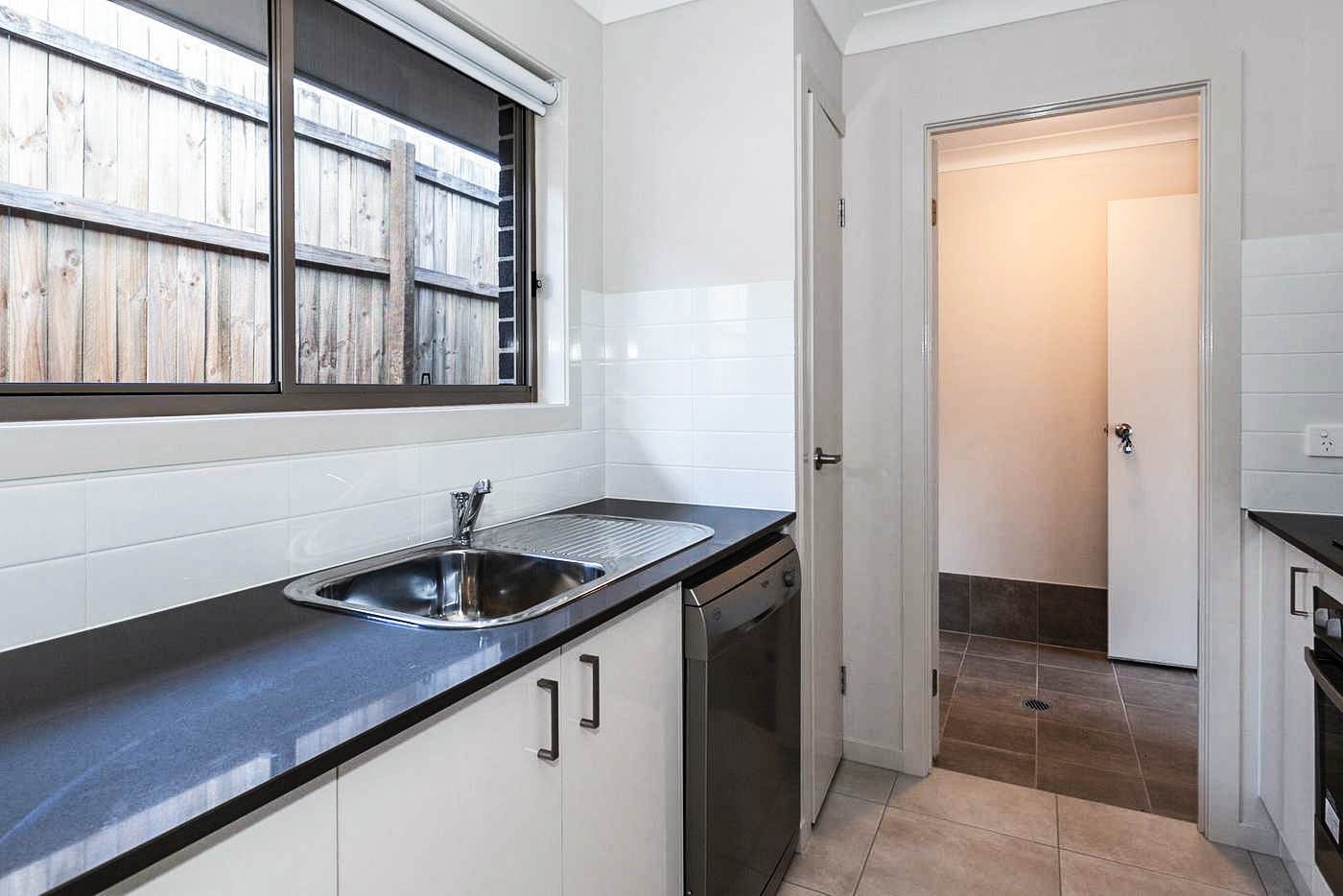 2/8 Pembroke Street, Pimpama, QLD 4209