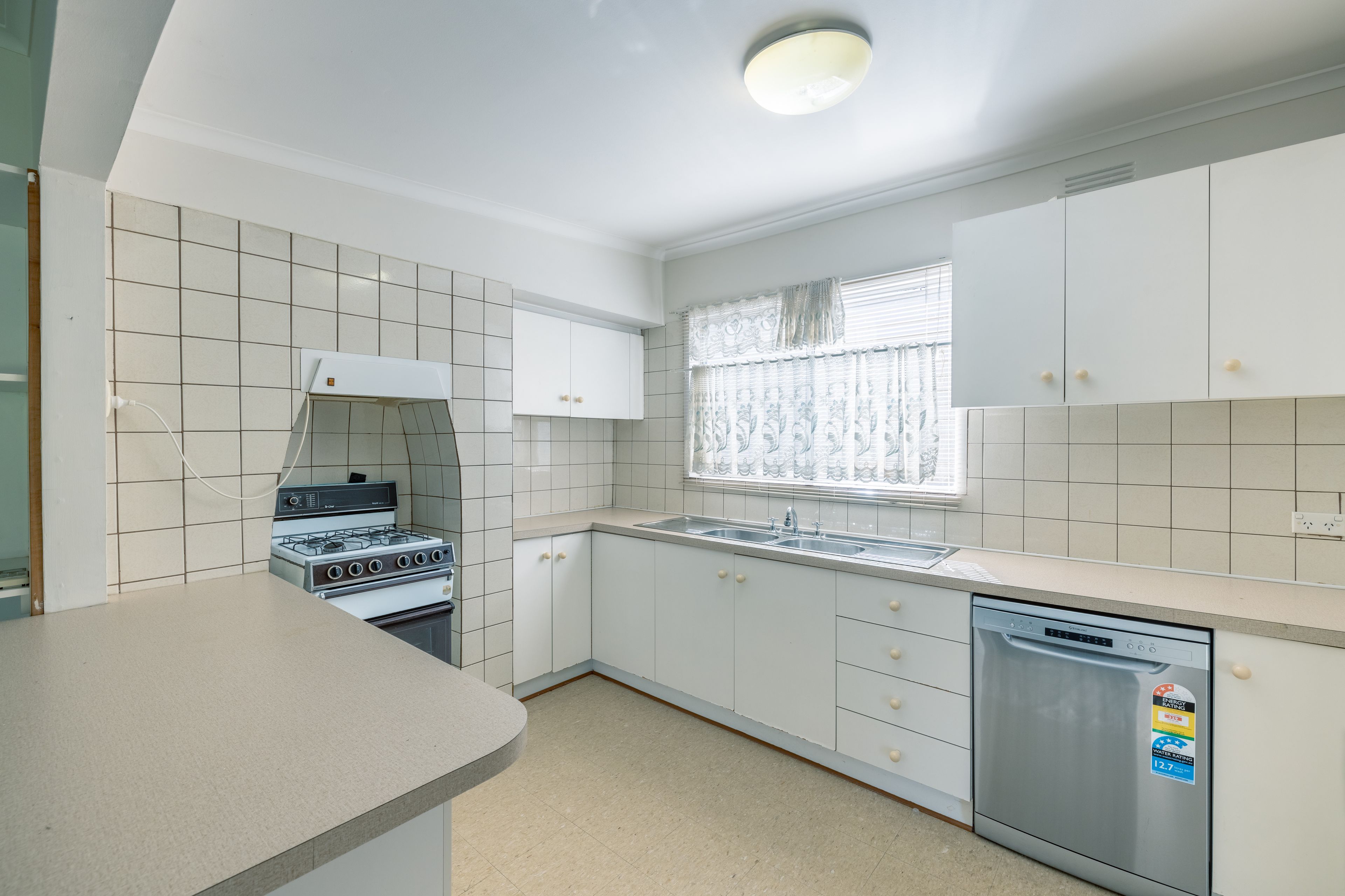 16 Oxford Street, Oakleigh, VIC 3166