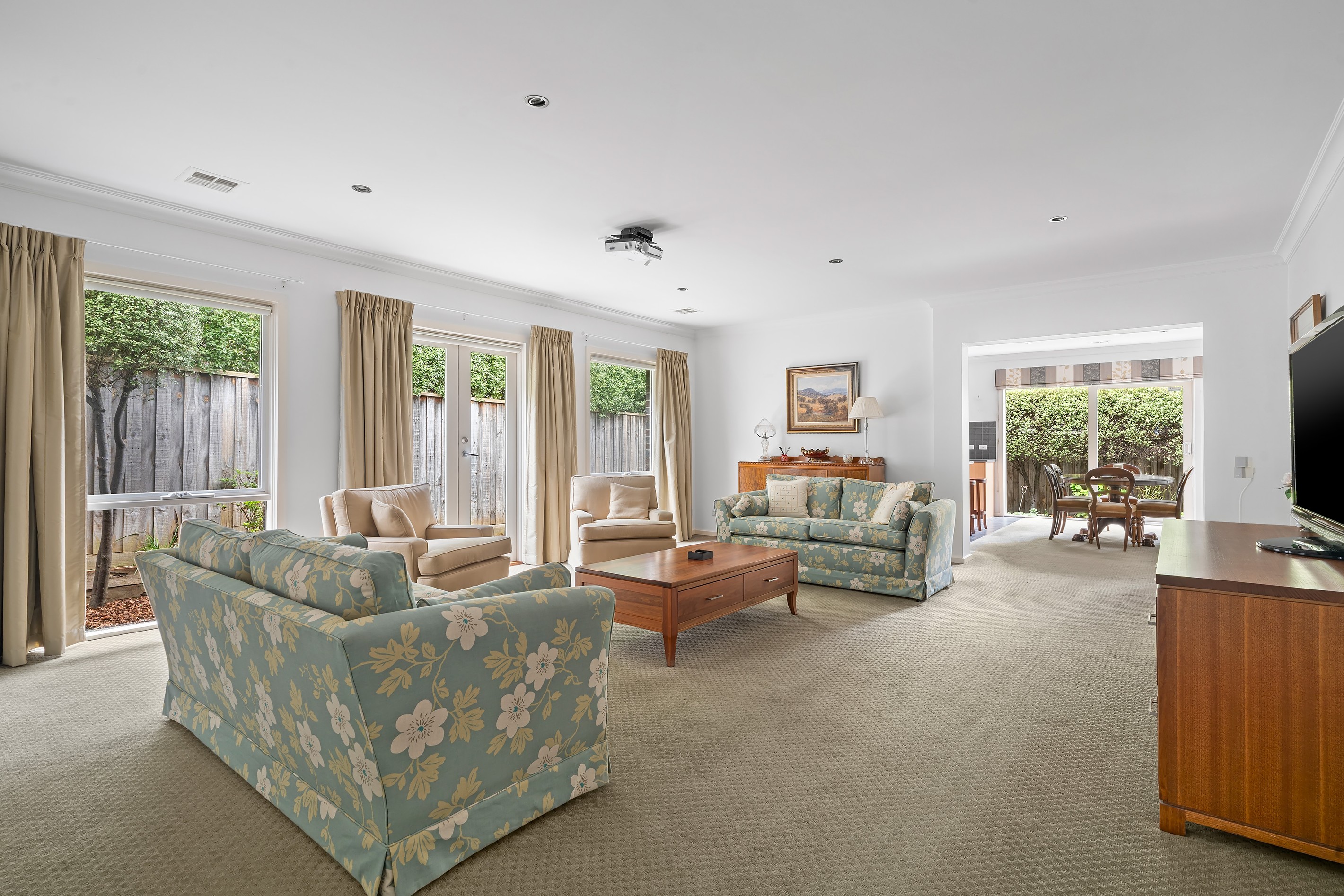 145 Ernest Jones Drive, Macleod, VIC 3085