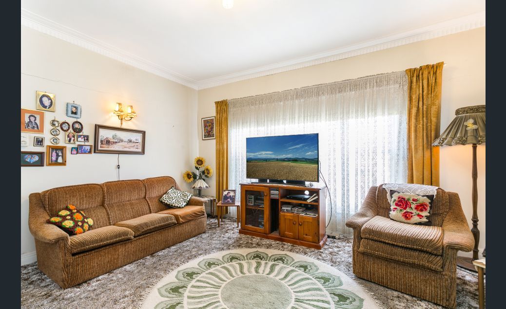 12 Magnolia Street, Oak Park, VIC 3046